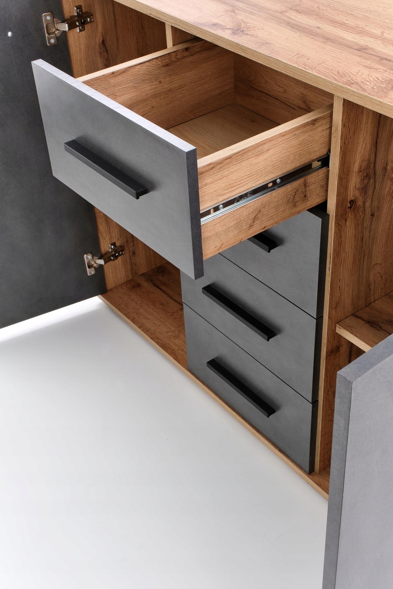 KOMODA DO SALONU NOWOCZESNA DĄB WOTAN - POPIELATA Wysokość mebla 82 cm