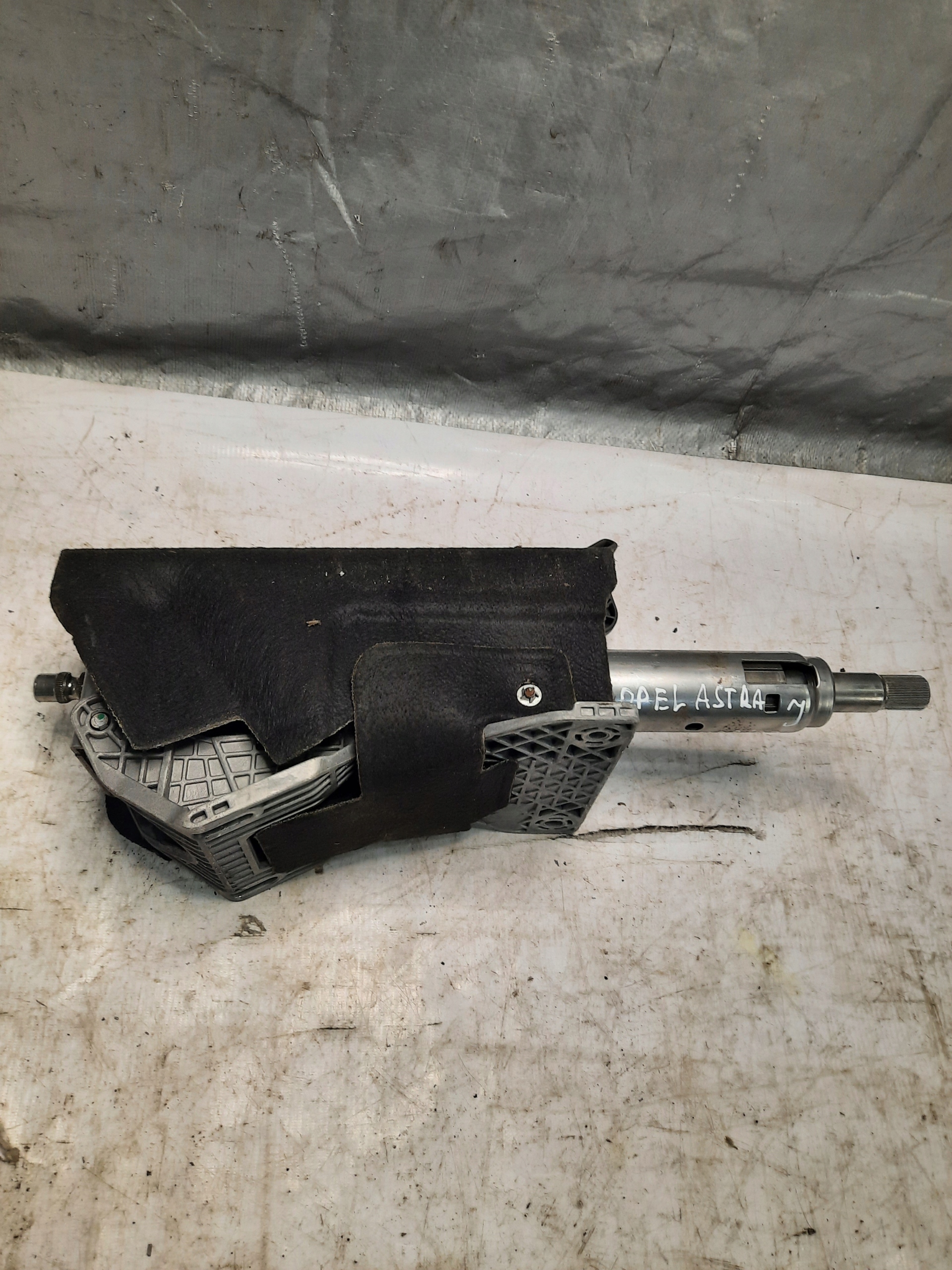 Opel OE 13328668 steering wheel rod