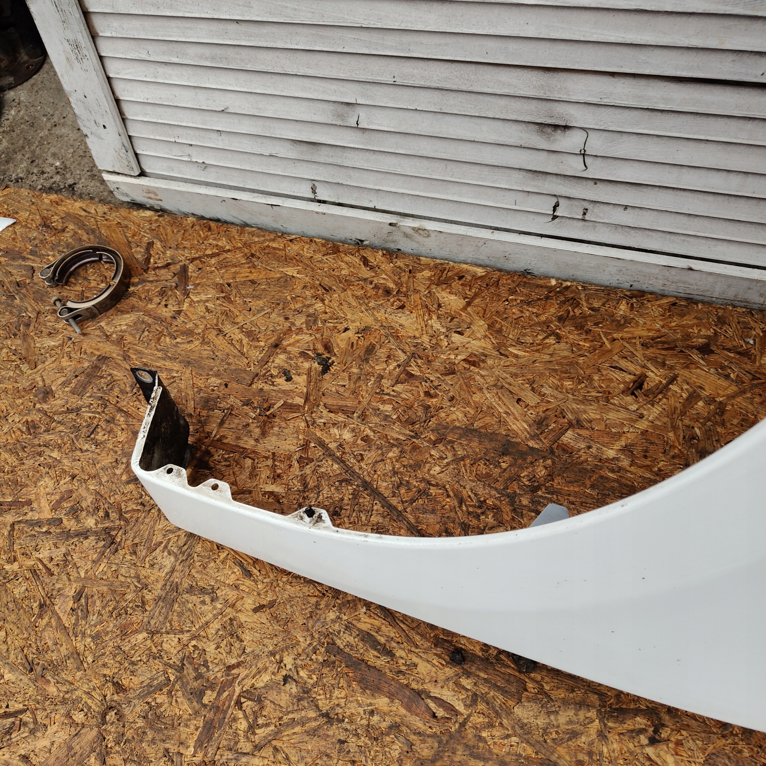 fender front front left DACIA SANDERO II DV369
