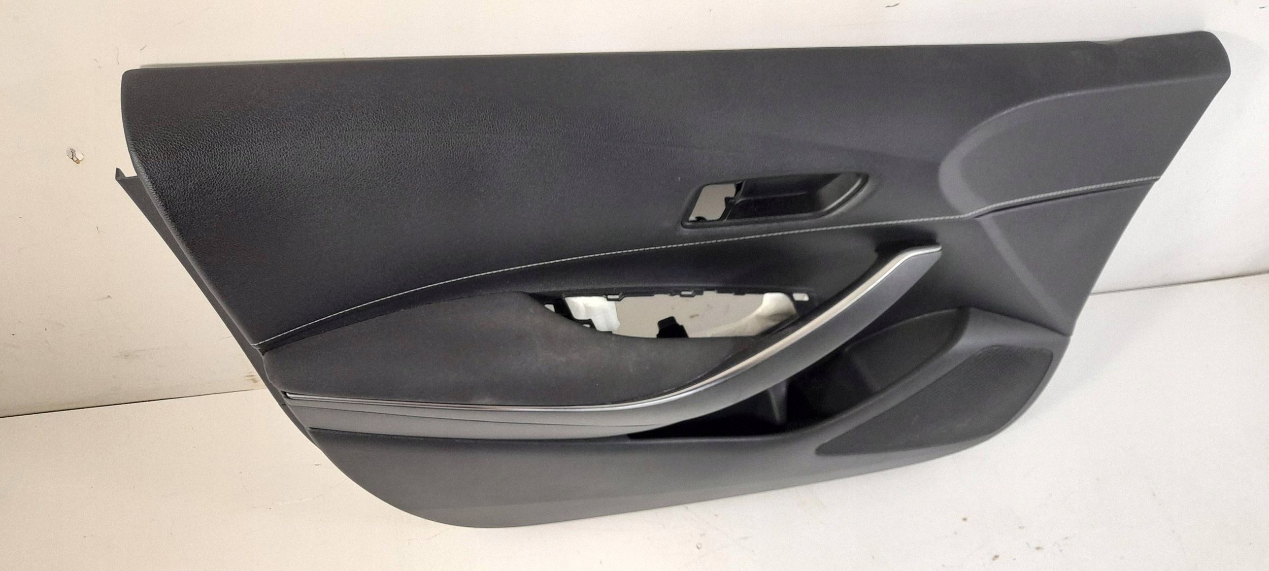 Toyota Corolla E21 2019-2021r side door front left 6761202860 (ET262)