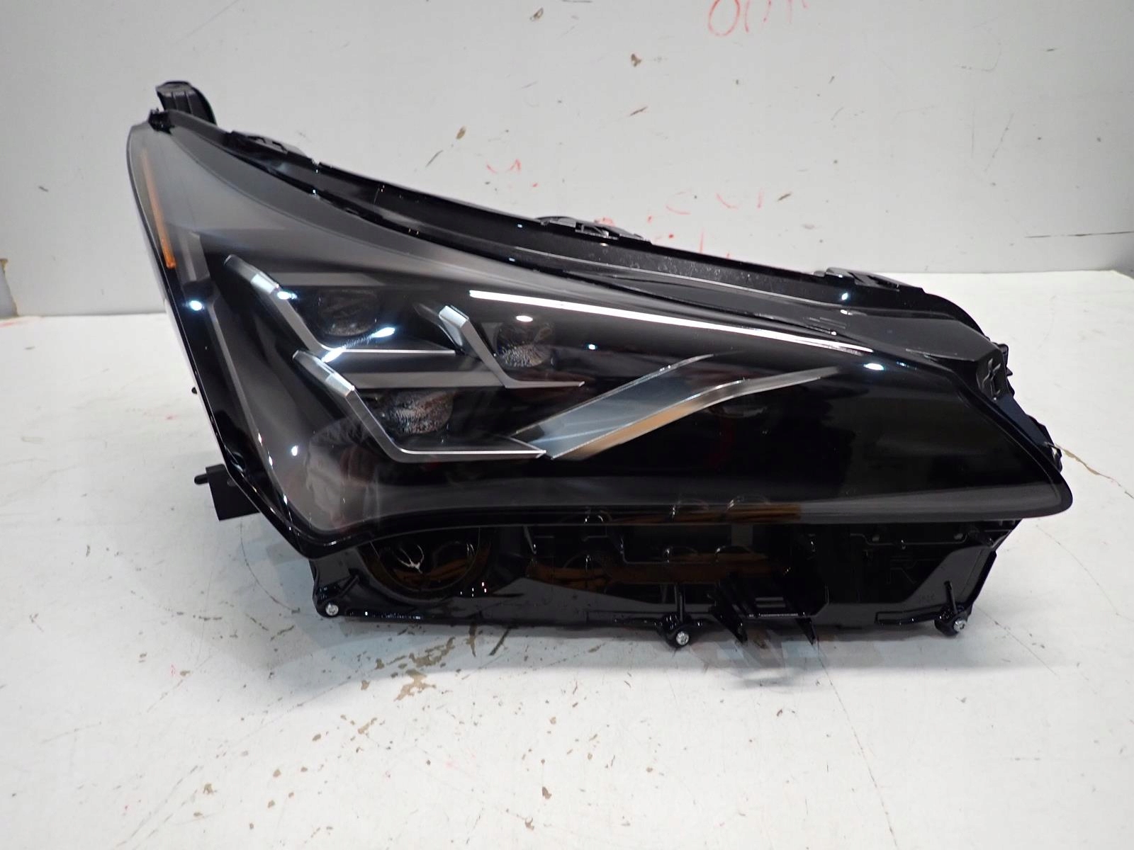 light front right LEXUS NX300H LIFT 18- FULL LED