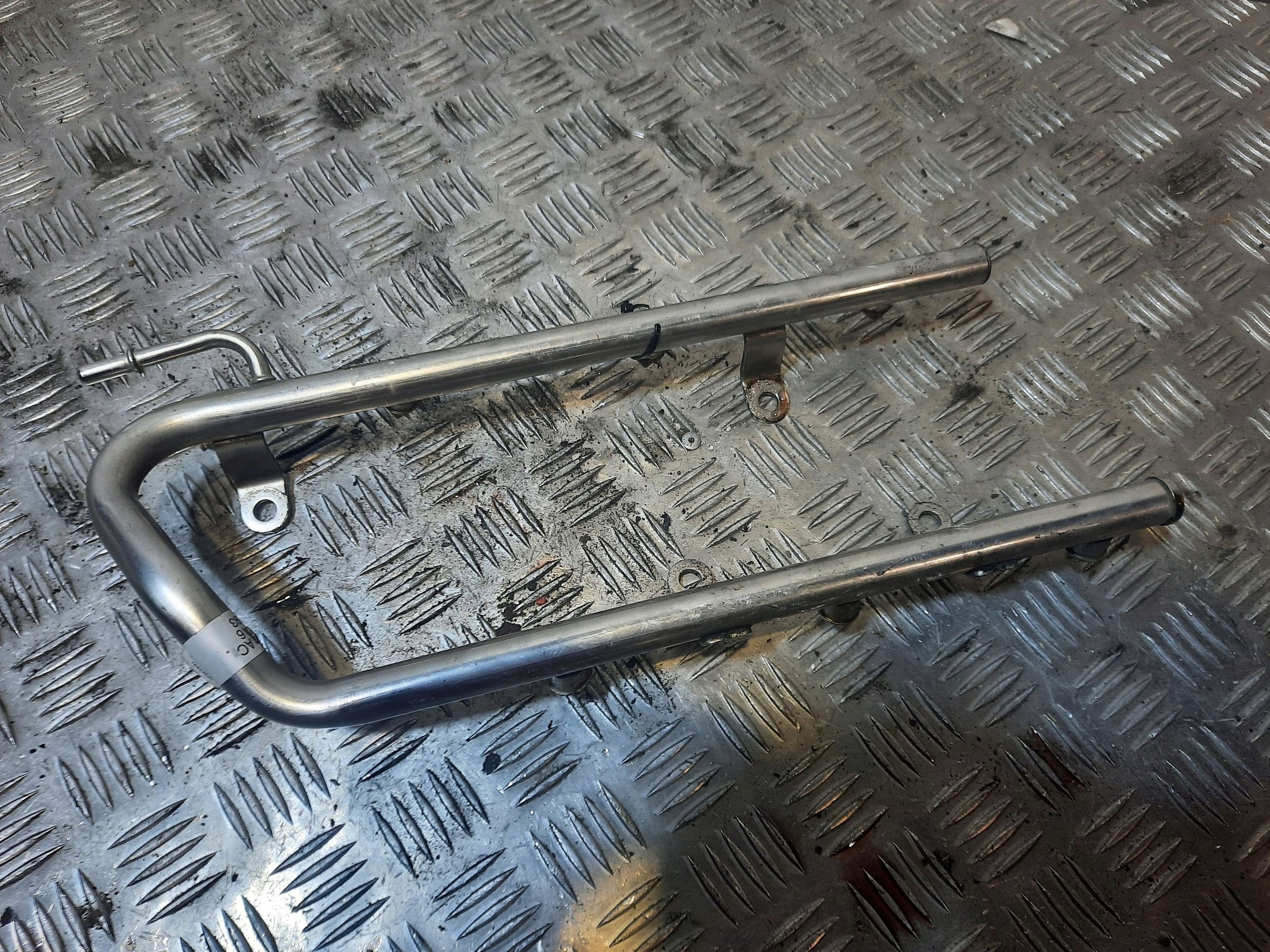 Volkswagen Routan 16423893 Rozdzielacz paliwa