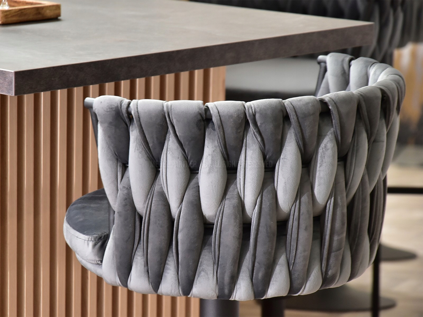 WYSOKI HOKER TAPICEROWANY GLAMOUR ASTER GRAFITOWY Kolor mebla grafit