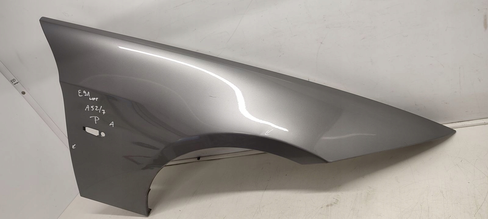 fender right front front BMW E91 LIFT A52/7