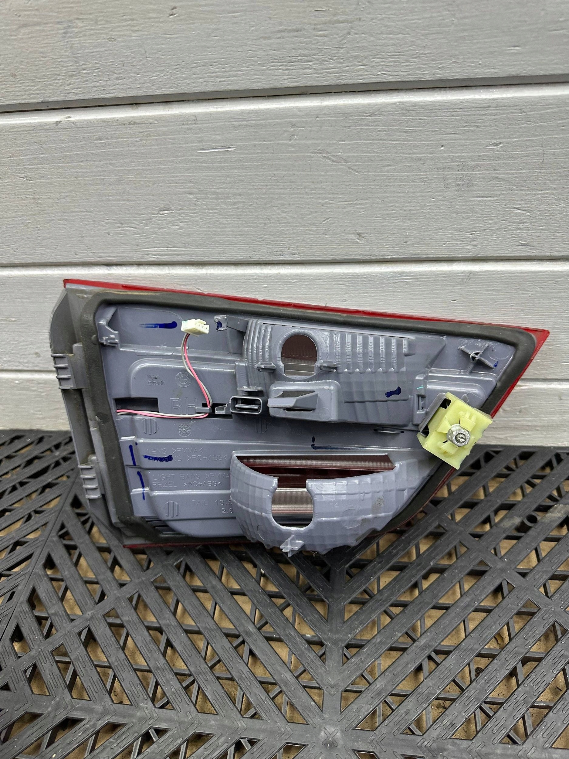 light rear w klapie BMW X3 F25 7217314