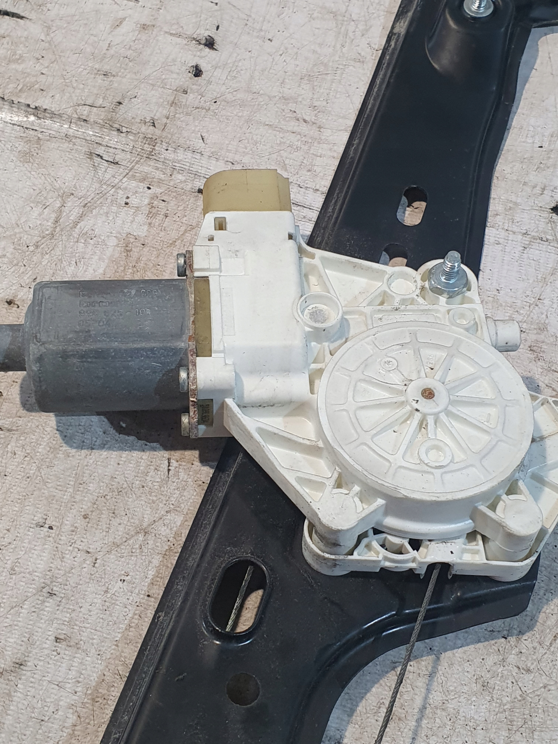 window regulator front right 7060266S 6 PIN BMW E90 05r. UK