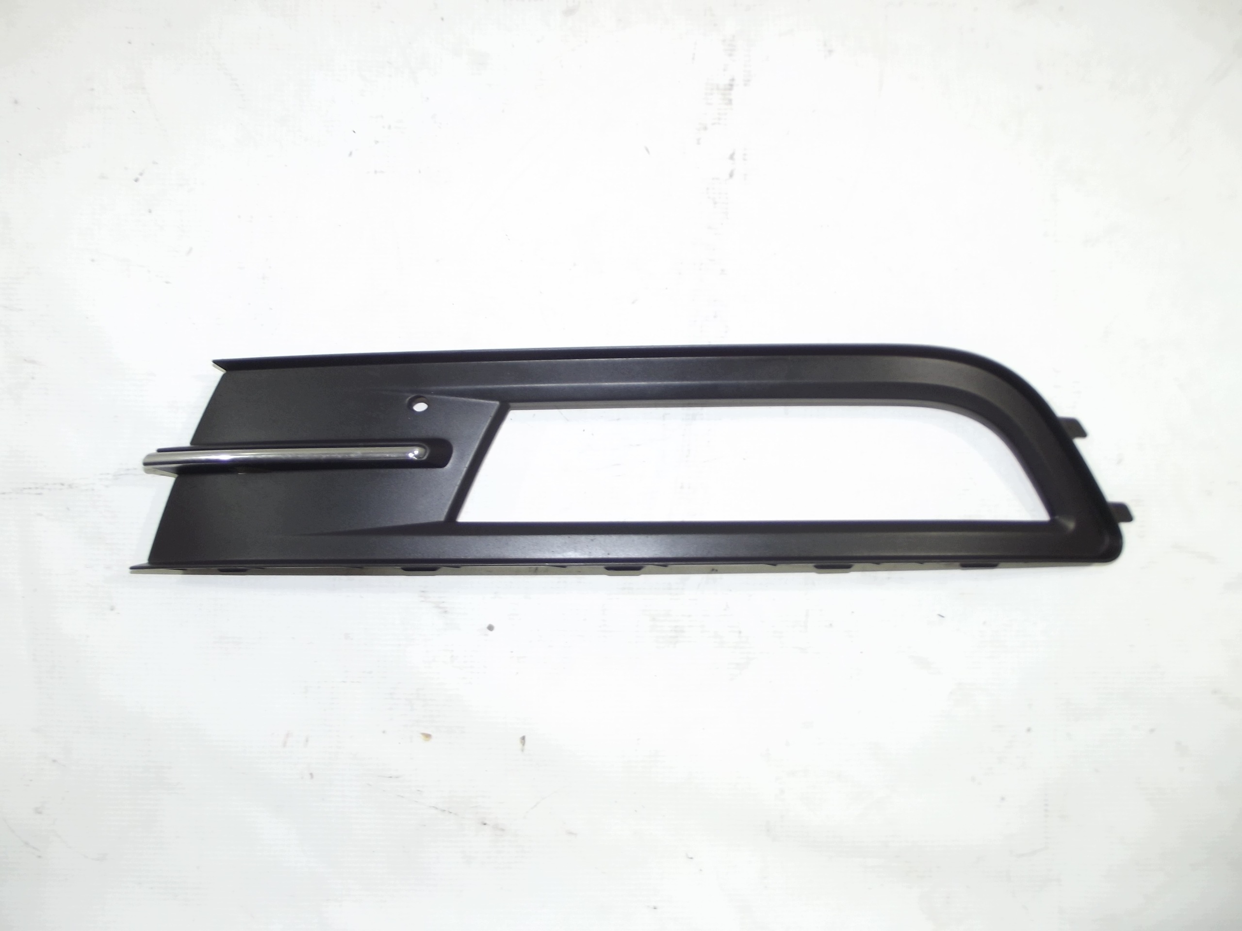 VW Passat B8 grid halogogenu left front 3G0853665A