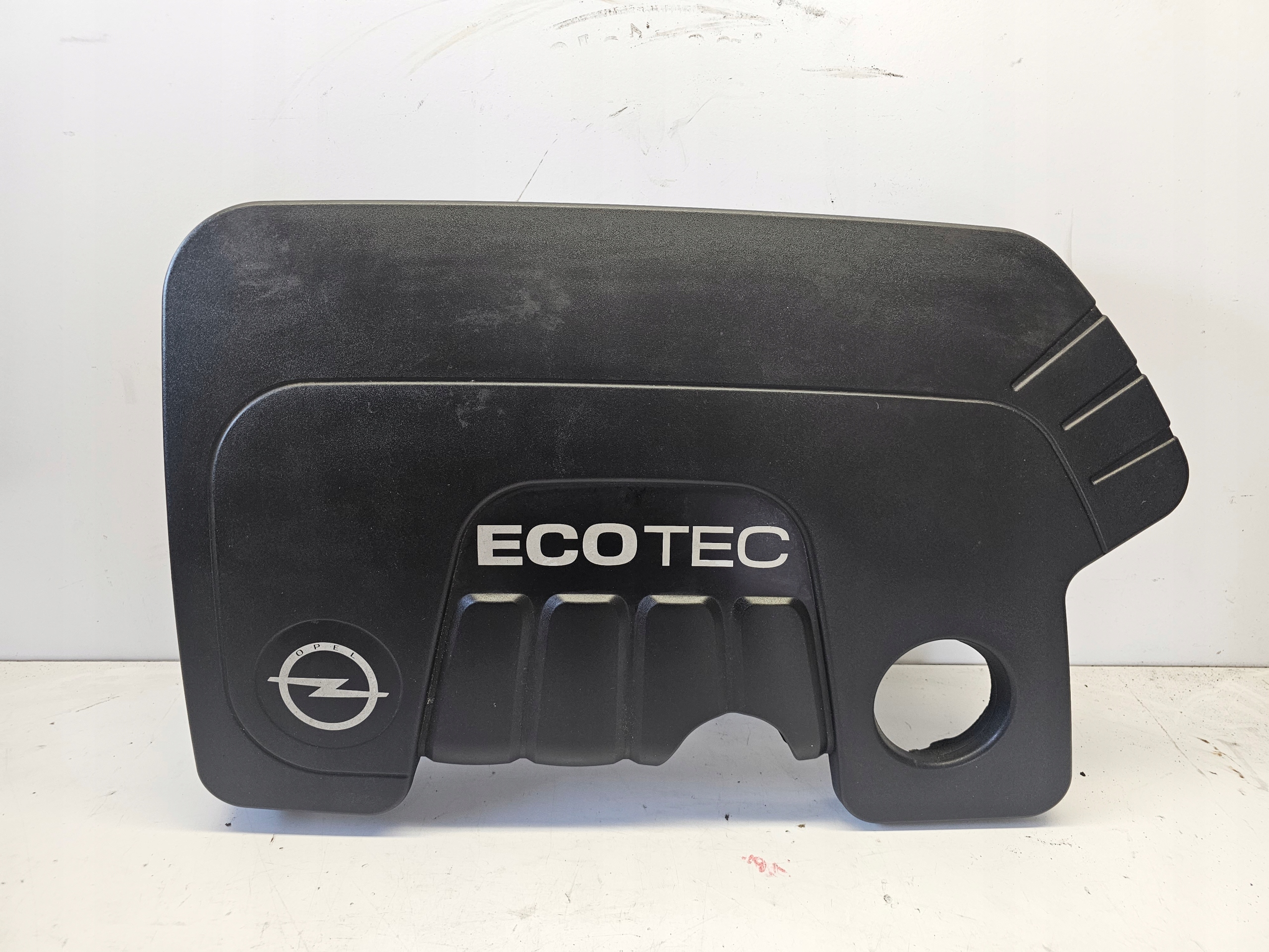 OPEL INSIGNIA A LIFT upper motor cover 1.6 CDTI