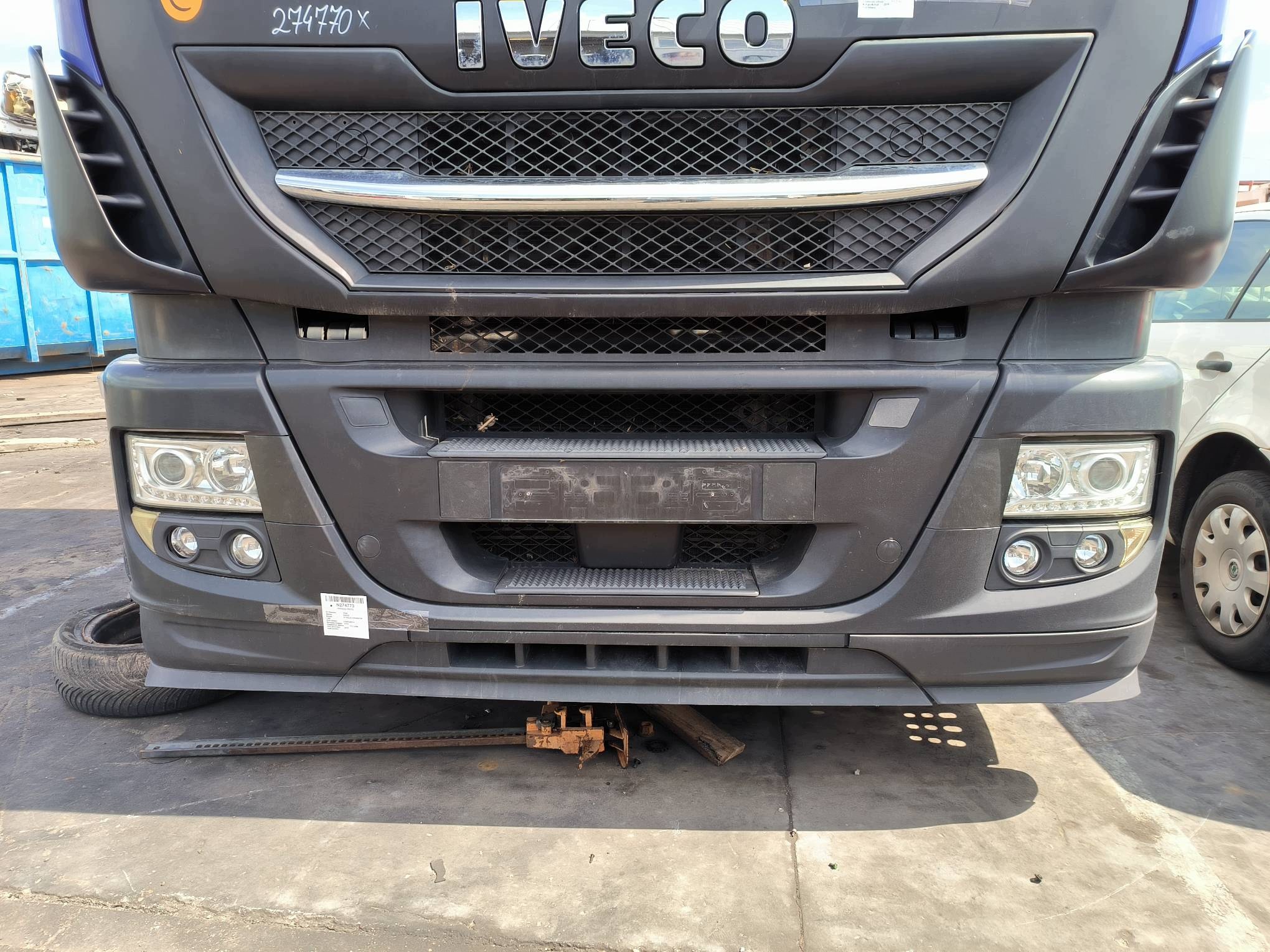 branik prednji dio IVECO STRALIS AS440ST/P LNG