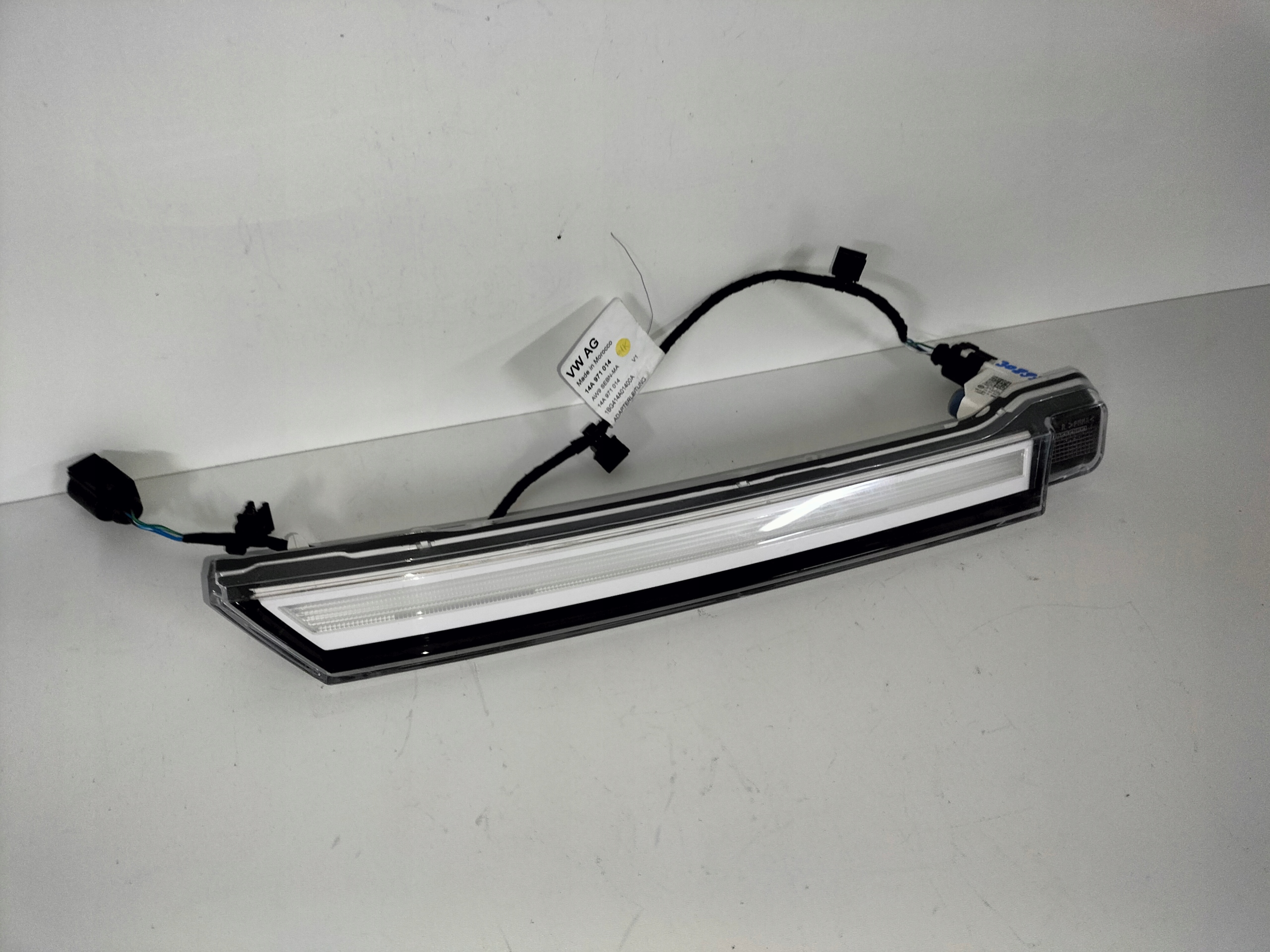 light front LED grille right VW ID7 23