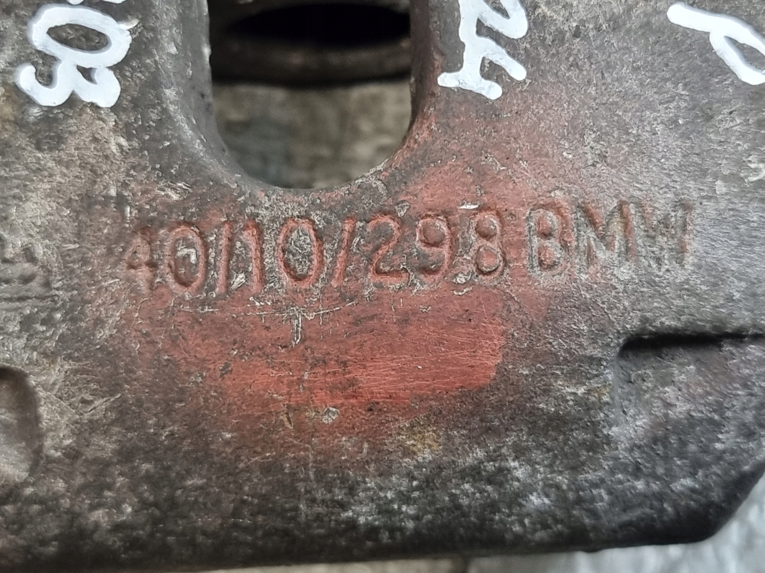 třmen brzdový levý záď BMW 5 E39