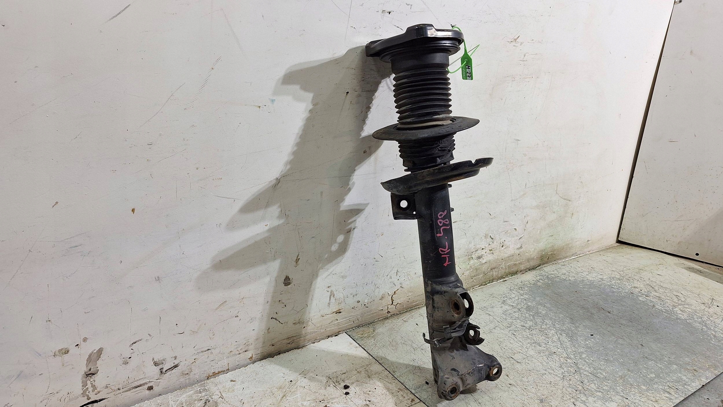 shock absorber left right front A2043200966 MERCEDES W204