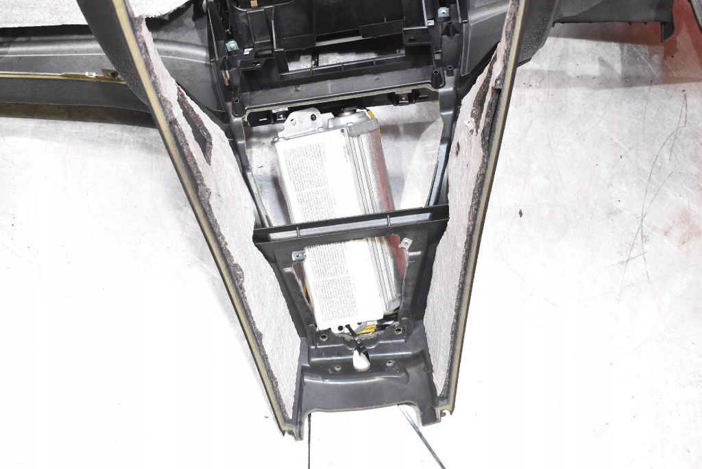 dashboard instrument panel console cockpit EU BMW X3 E83 06-10