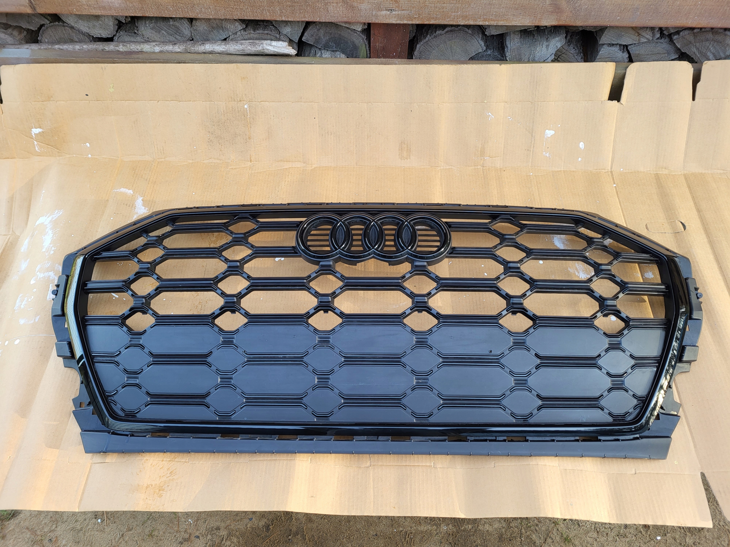 РЕШІТКА РЕШІТКА РАДІАТОРА AUDI Sq50a РЕСТАЙЛІНГ Q5 S-LINE