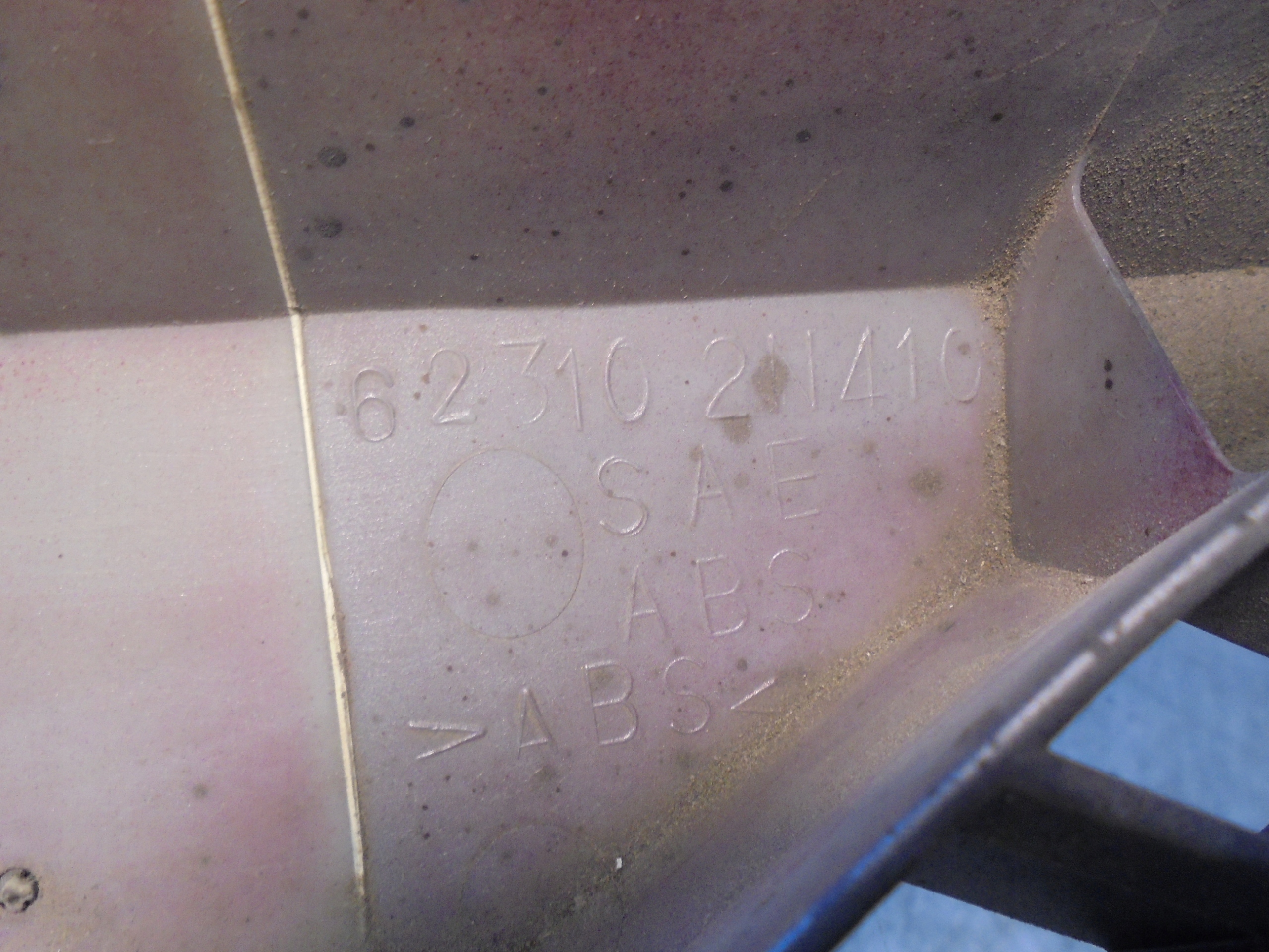 GRILL NISSAN ALMERA N15 623102N410