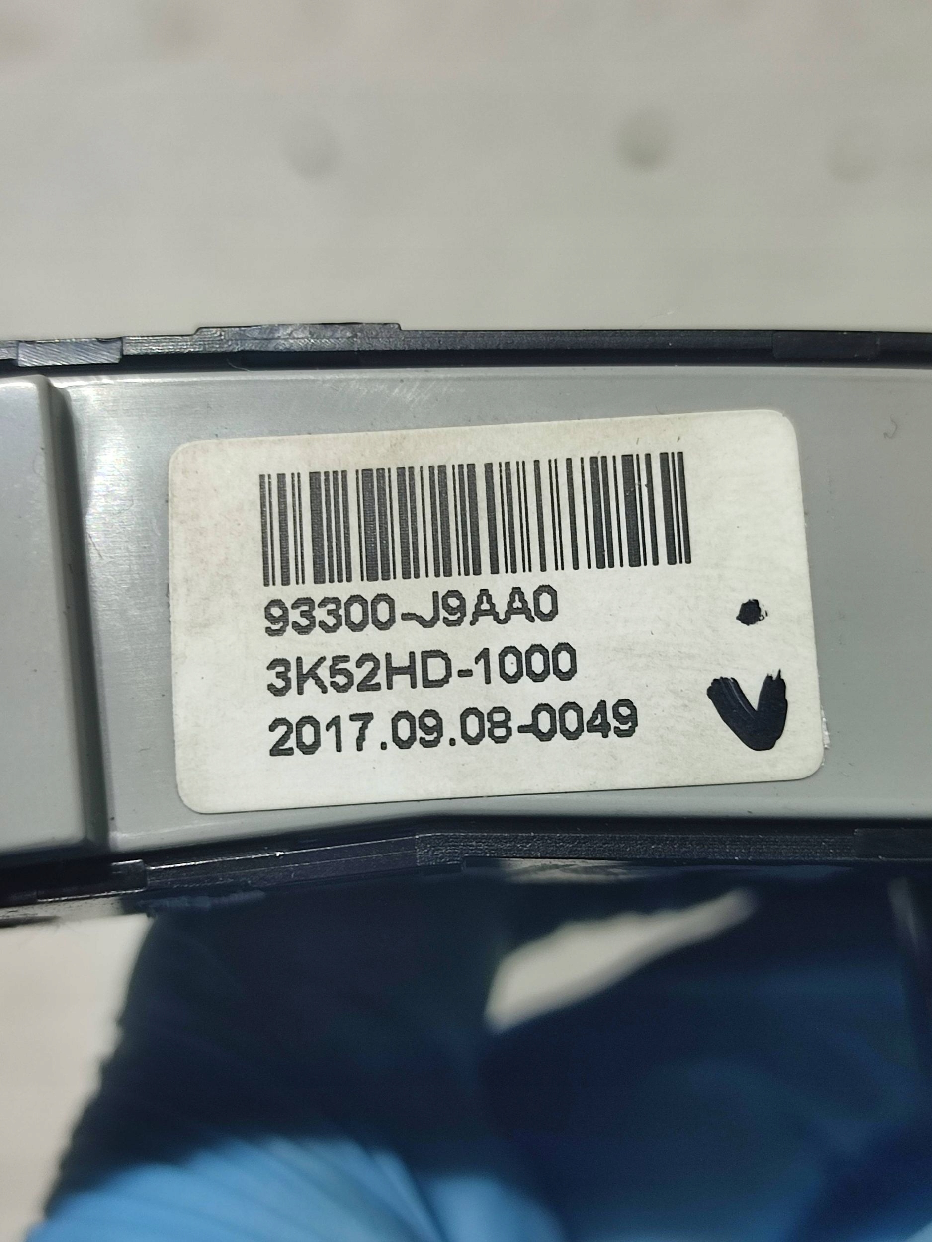 Hyundai Kona and 2018 button and switch