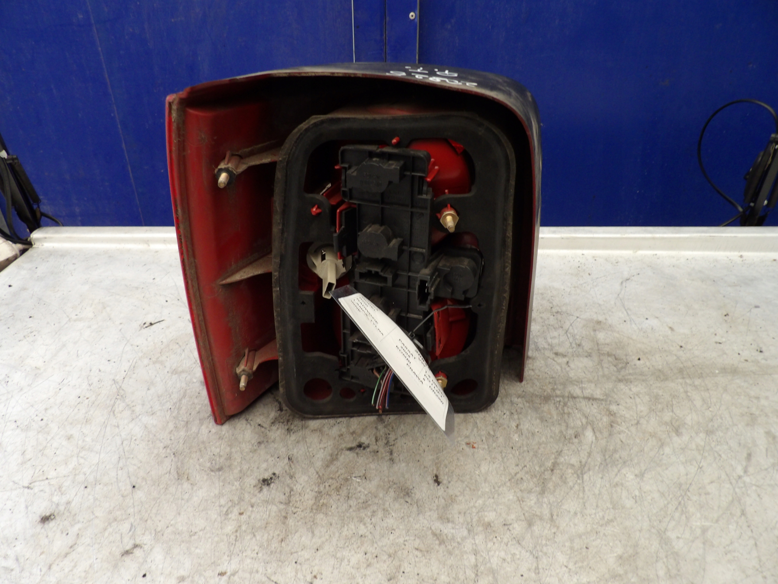 Volkswagen Passat B5 light rear right kombi 3B9945096AA