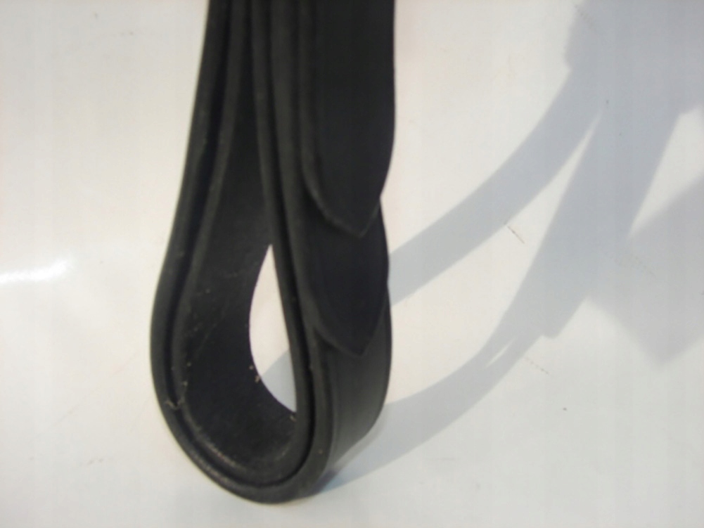 PUŚLISKA SKÓRZANE 145 CM Kolor dominujący czarny