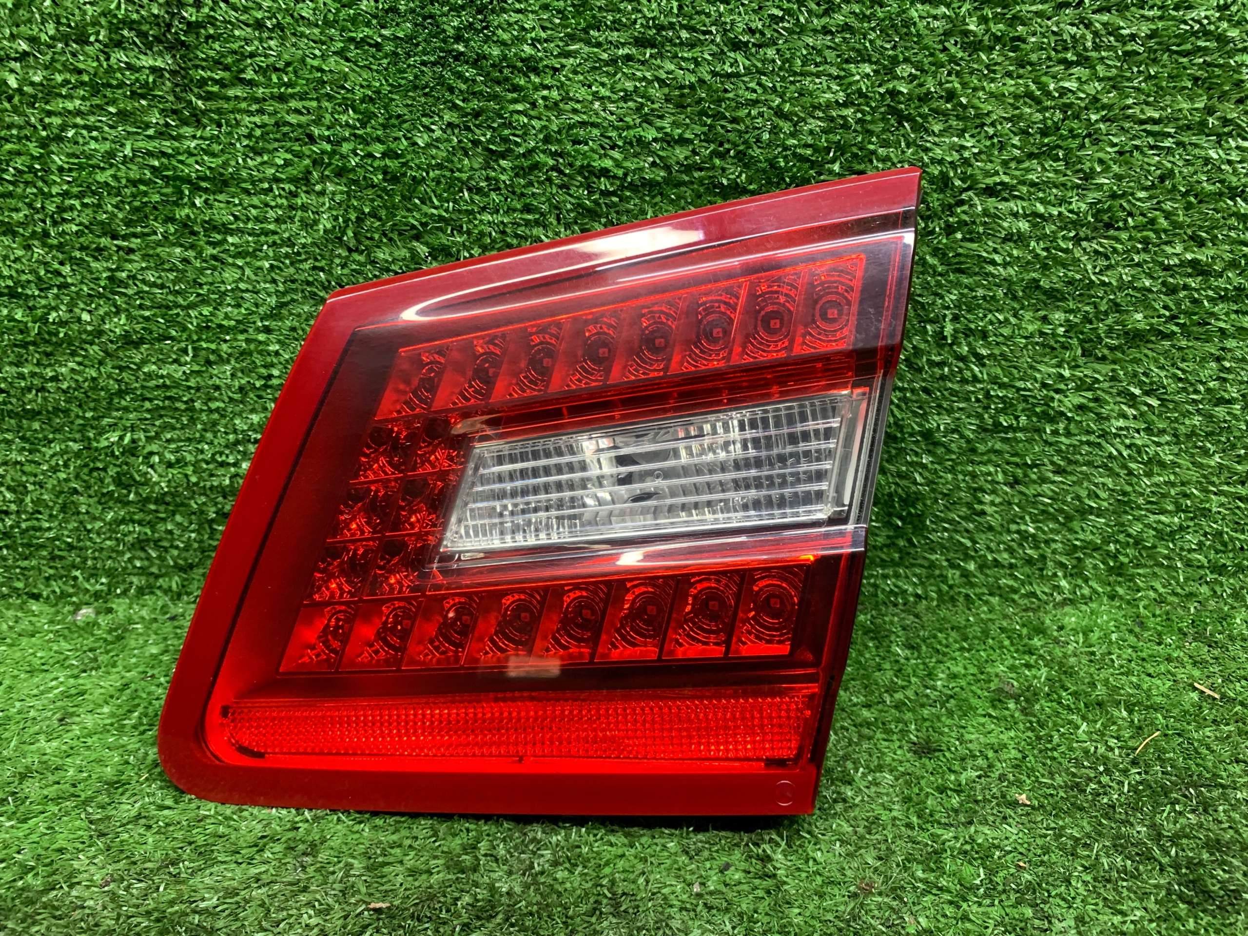 Mercedes W212 kombi lampa tył w klapę prawa LED