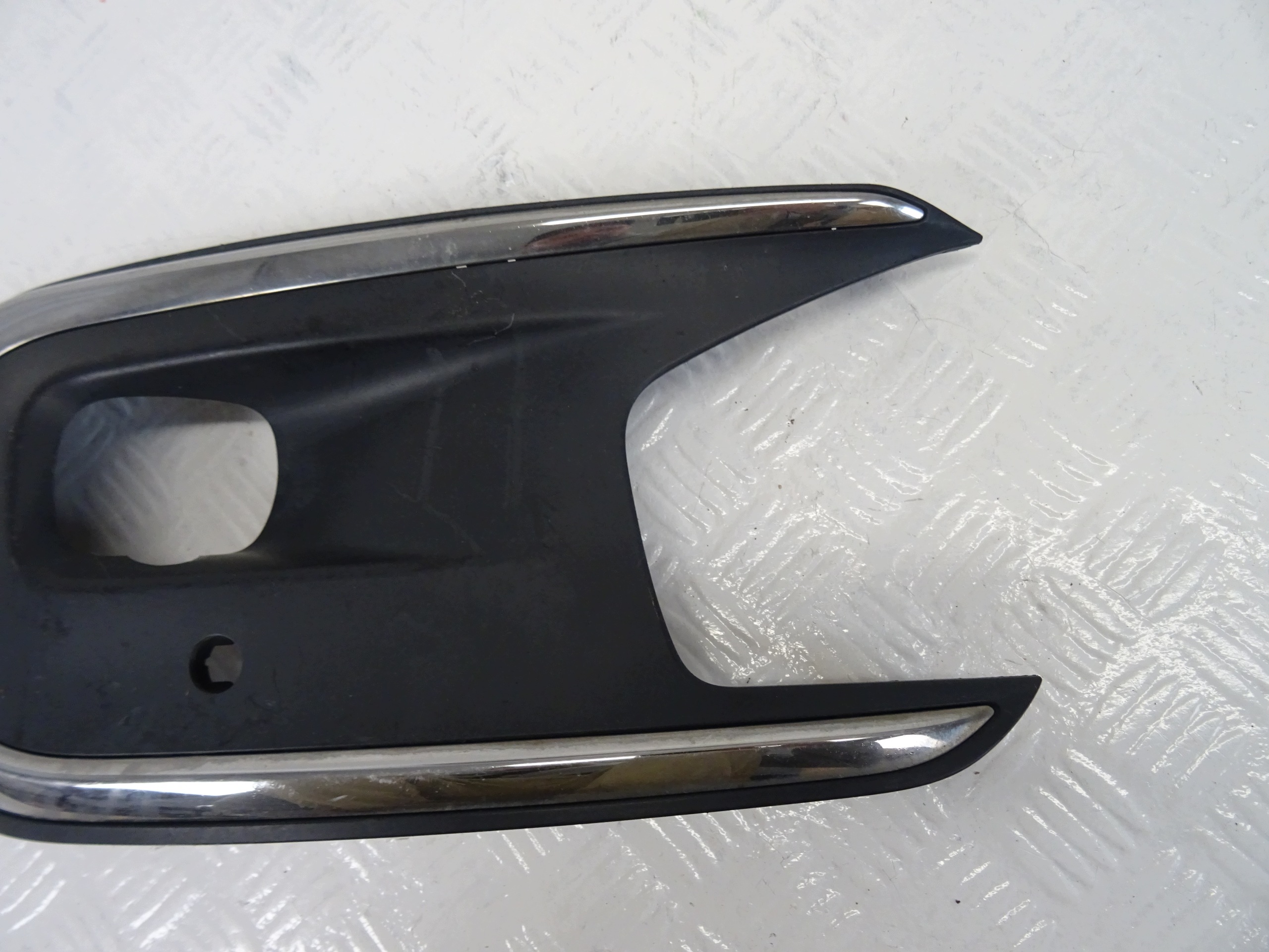 grid of a bumper left front CITROEN C4 PICASSO II LIFT AA37703402
