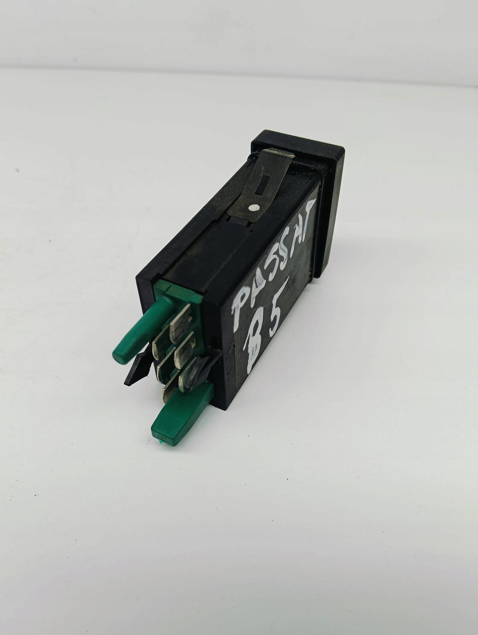 Bouton de chauffage Siège Volkswagen Passat B5 3B0963563
