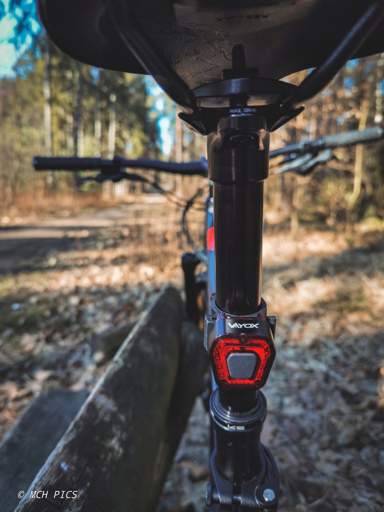 LAMPKA ROWEROWA TYLNA LED USB NA ROWER TYŁ VAYOX Kod producenta VA0048