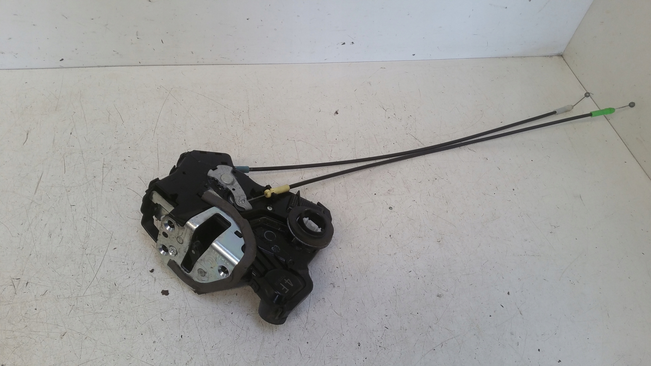 lock right front 6 PIN 71218039 Toyota RAV4