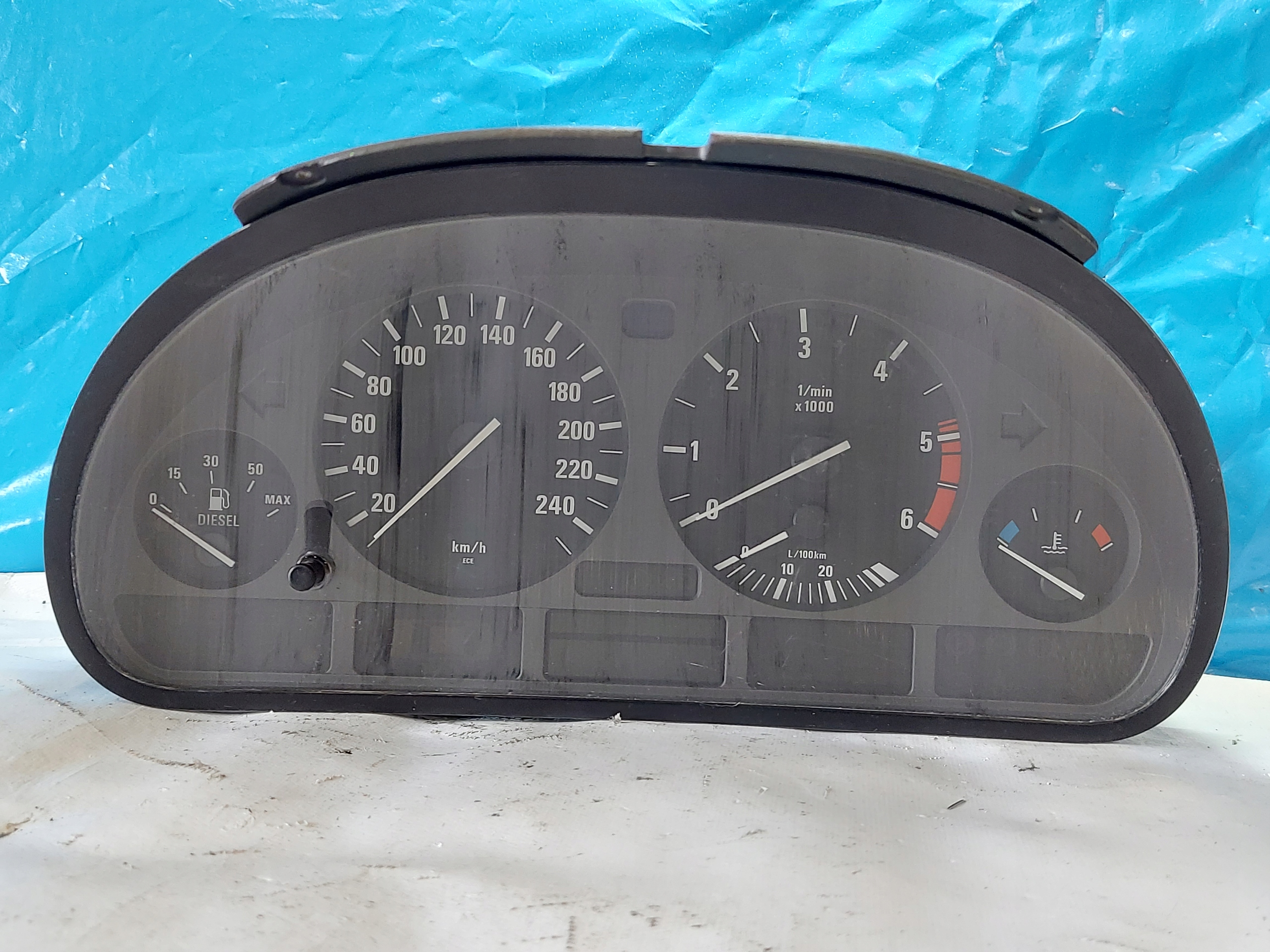 dials clock BMW E39 TDS 62118375898