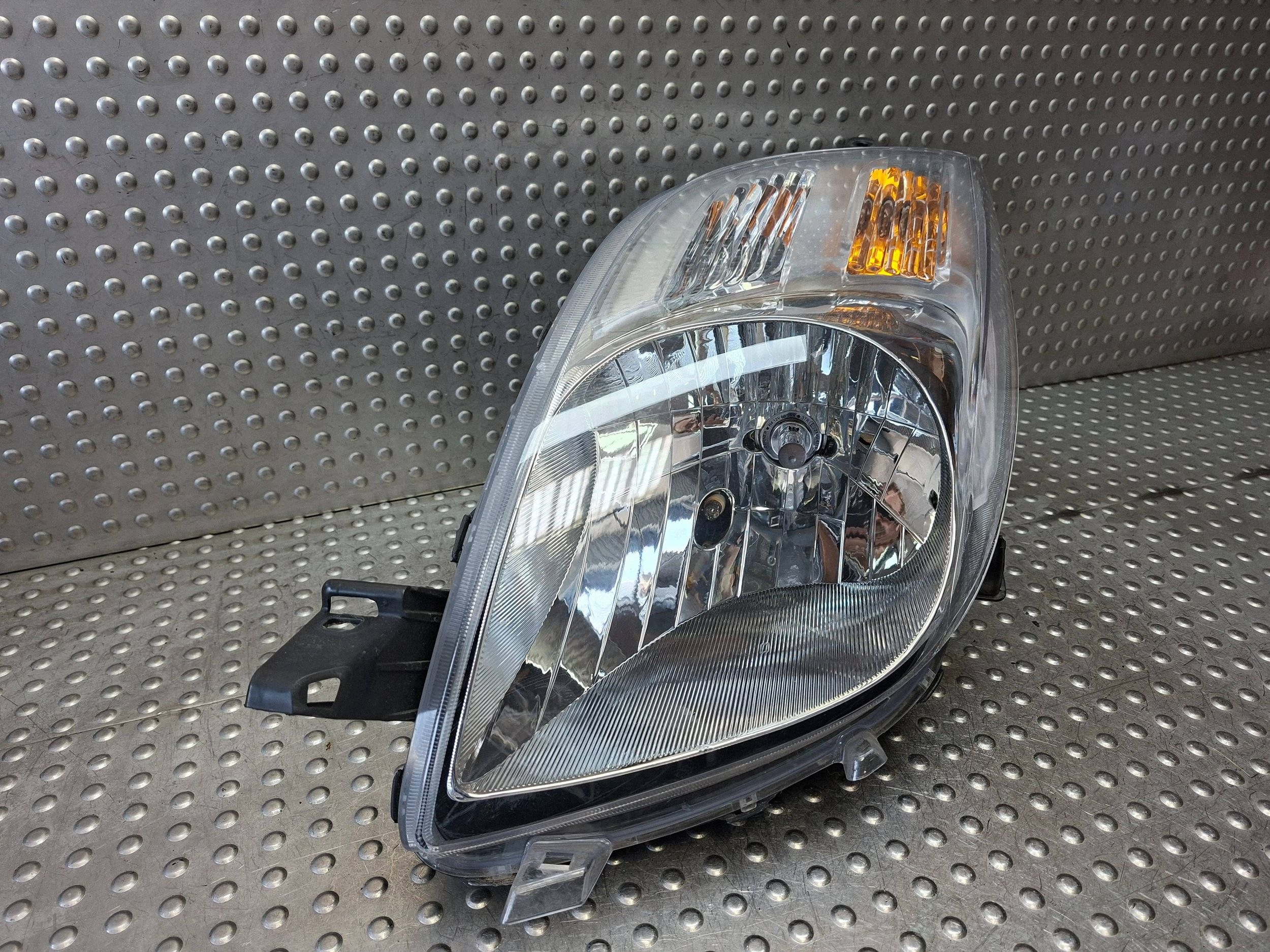 light front left TOYOTA YARIS II 06-09 EU DEPO