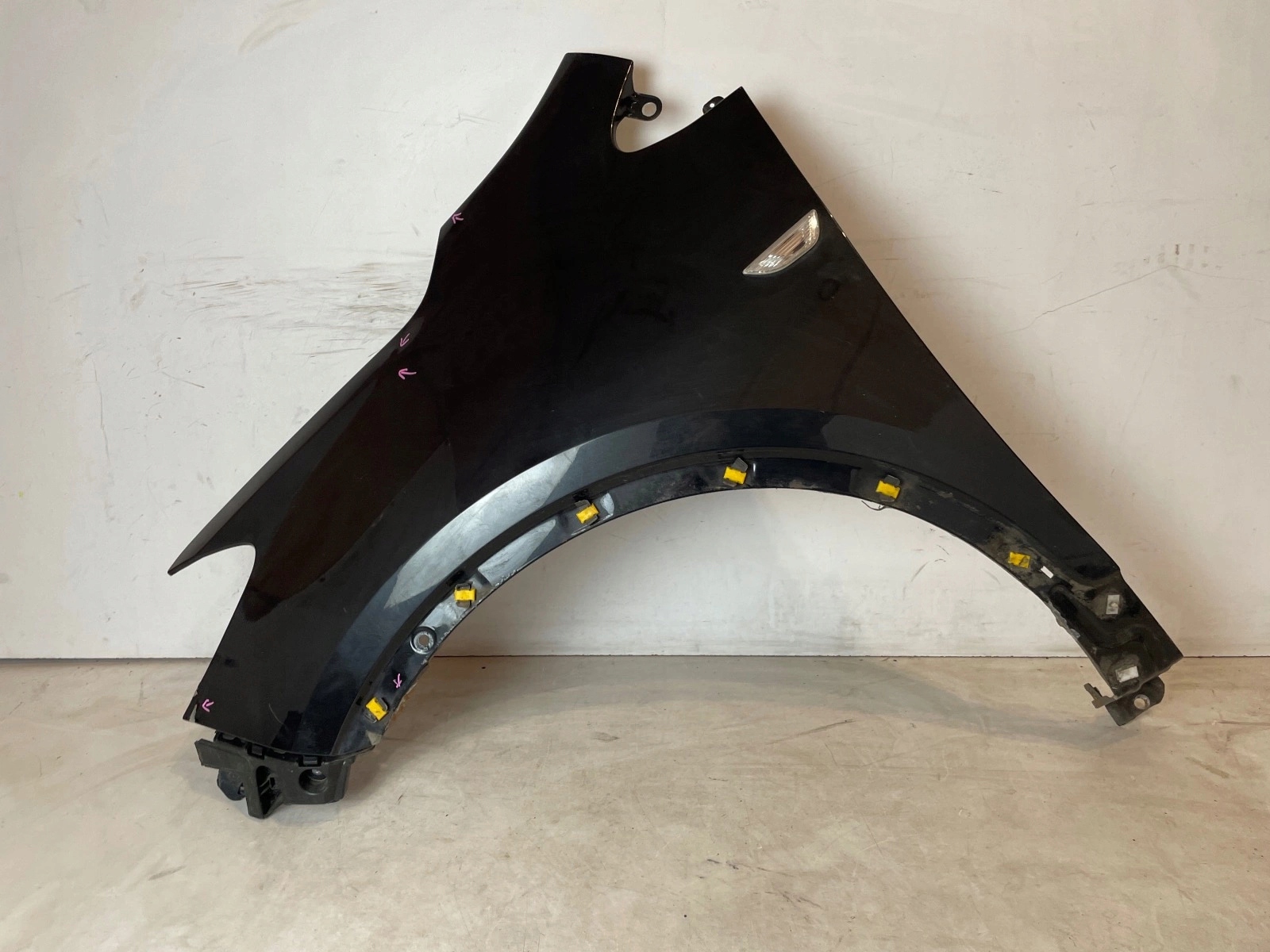 fender front front left Opel Mokka A black