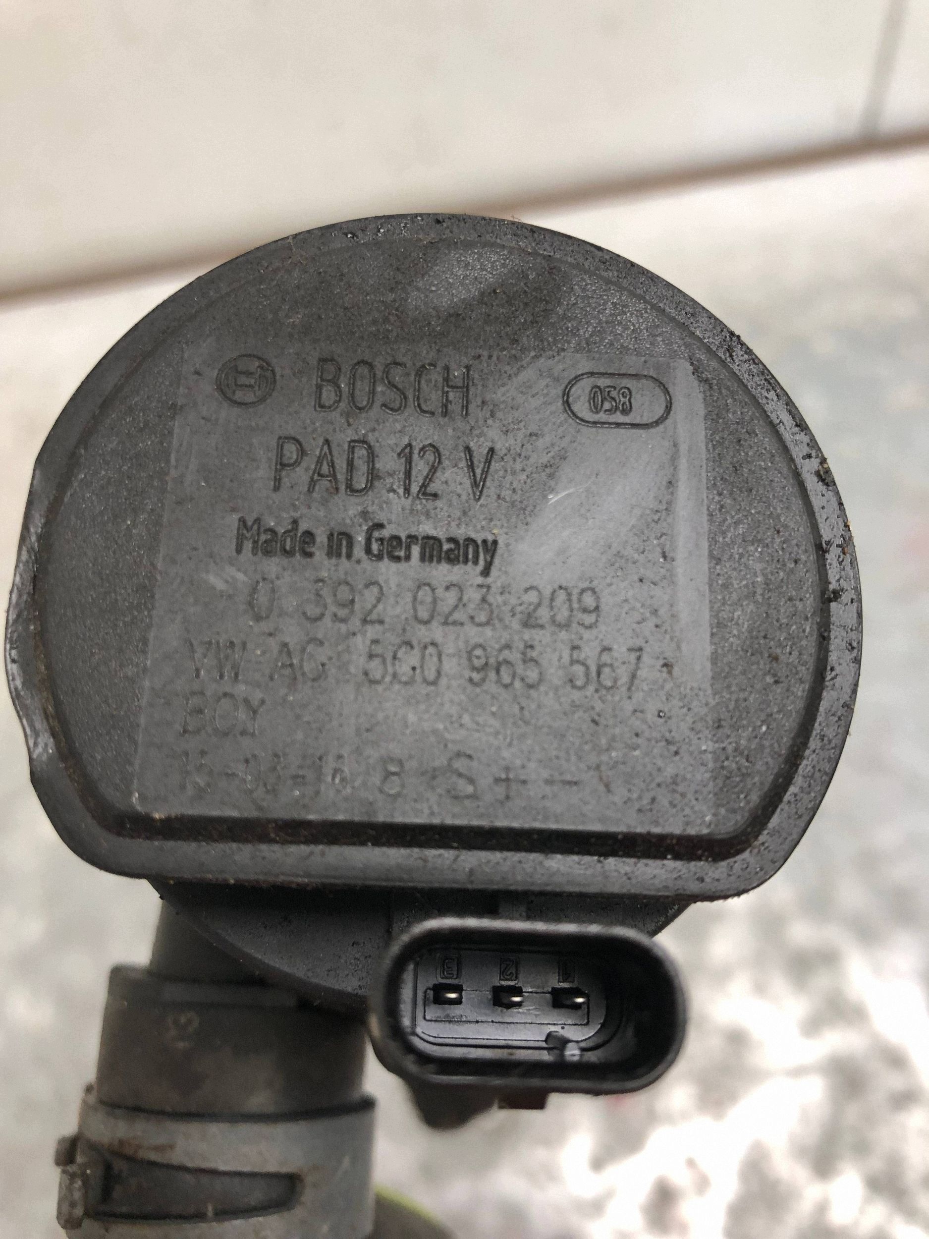 Supplementare Pompa d’acqua VW GOLF VII 5G0965567