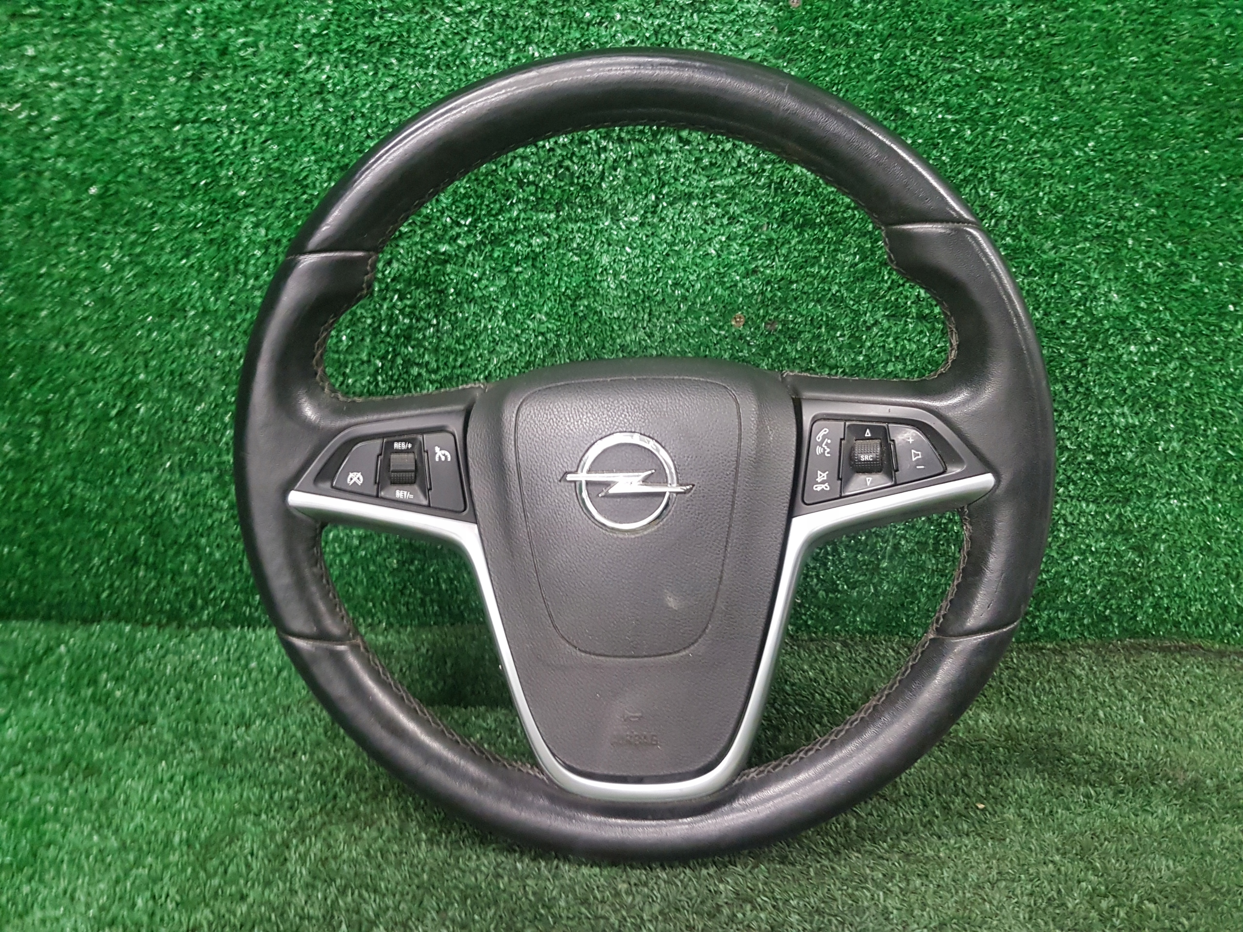 lenkrad OPEL ASTRA J 13351025