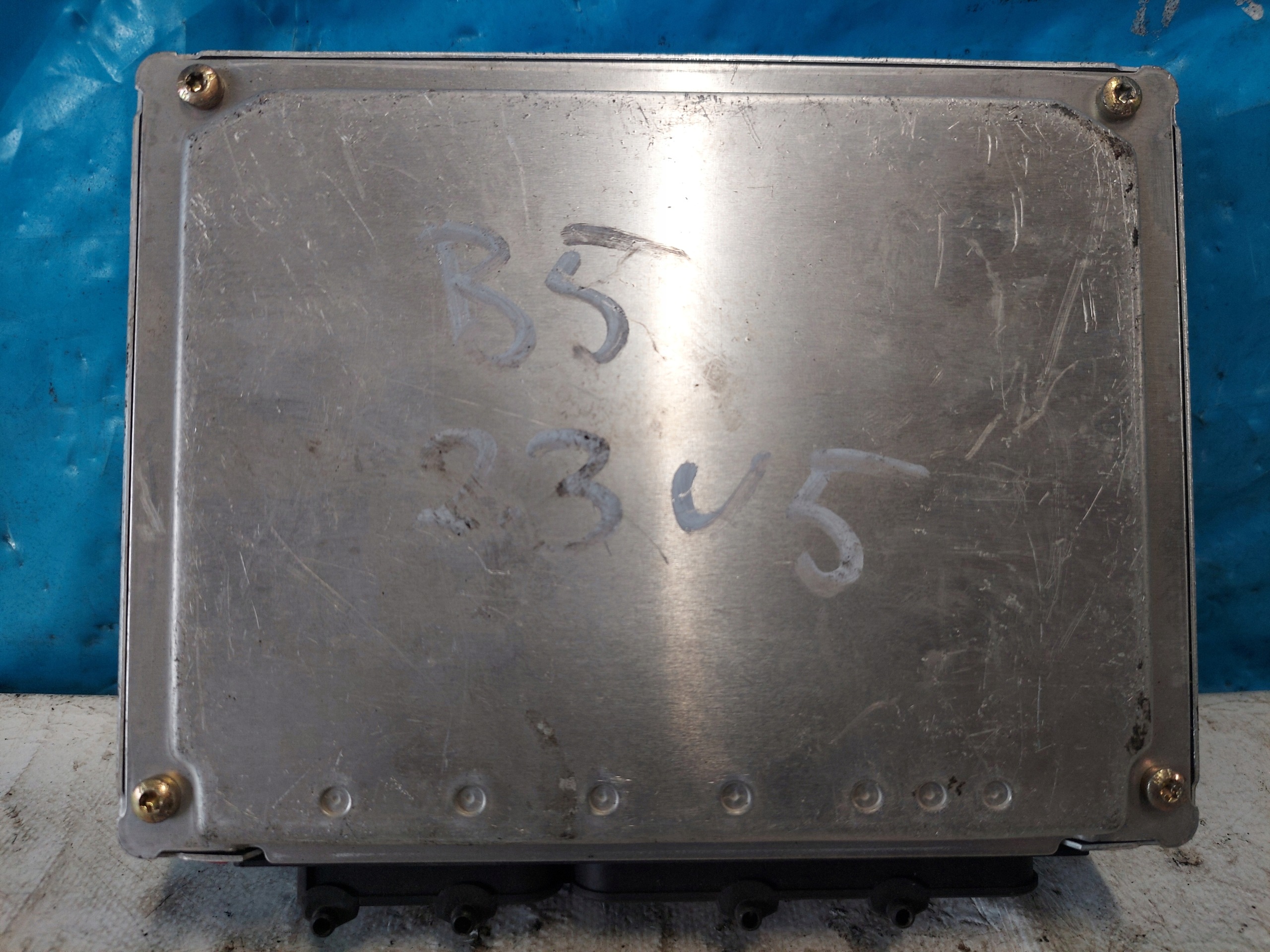 PASSAT B5 2.3 B 071906018Q control unit of the engine