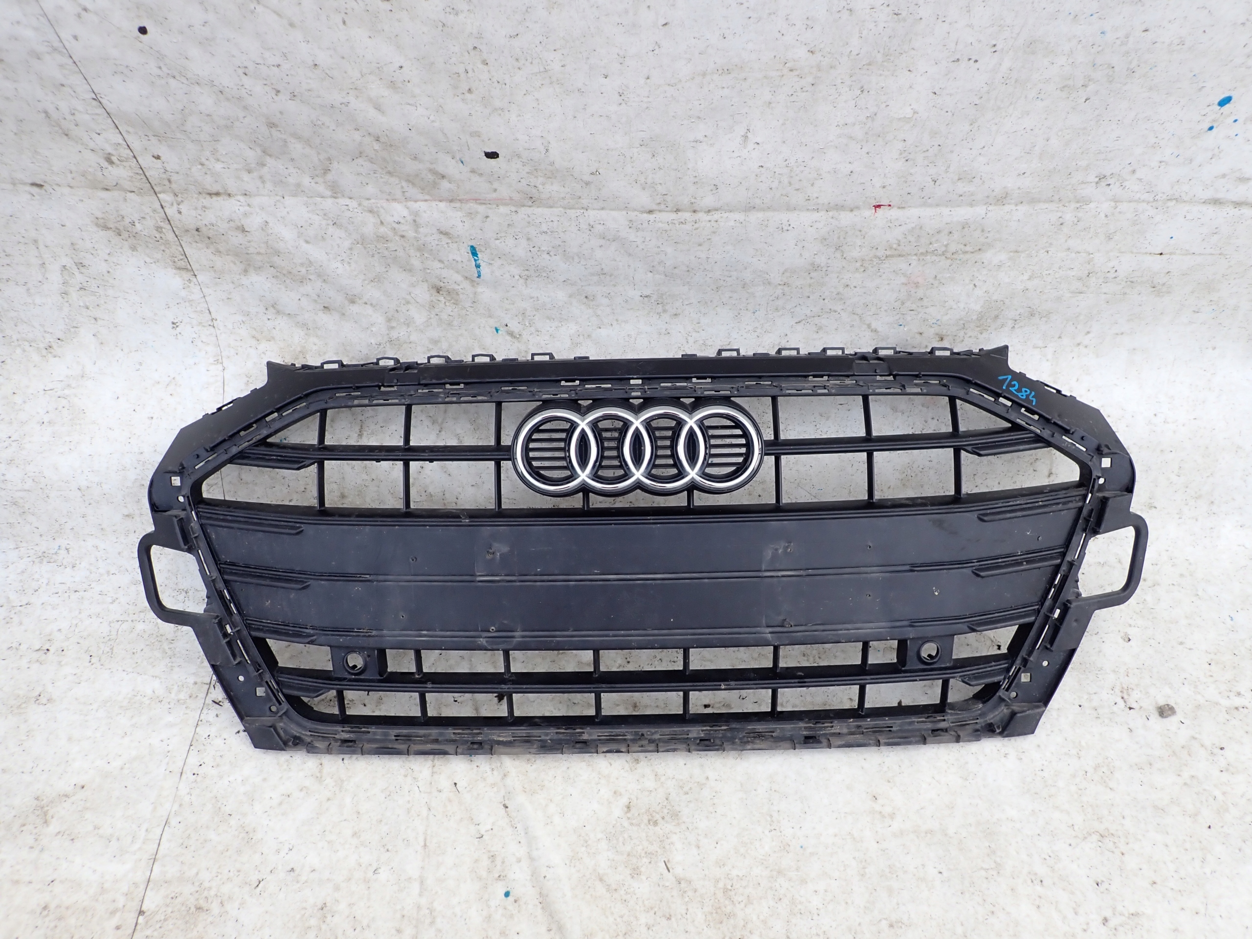AUDI A4 B9 8W LIFT 19- grill grille radiator
