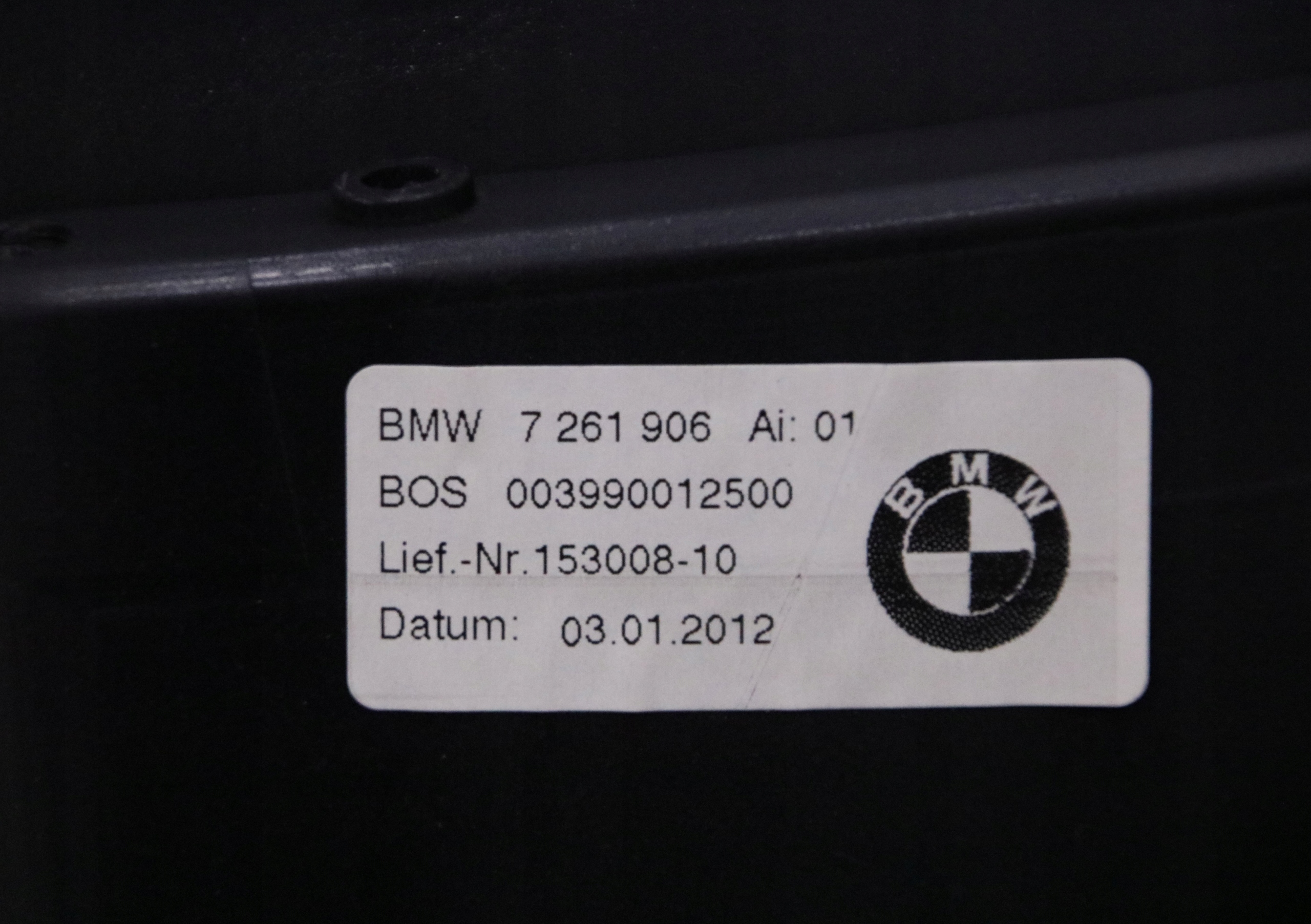 BMW E91 m-packet cover SLUPKA boot ROLETY right rear part black 7261906