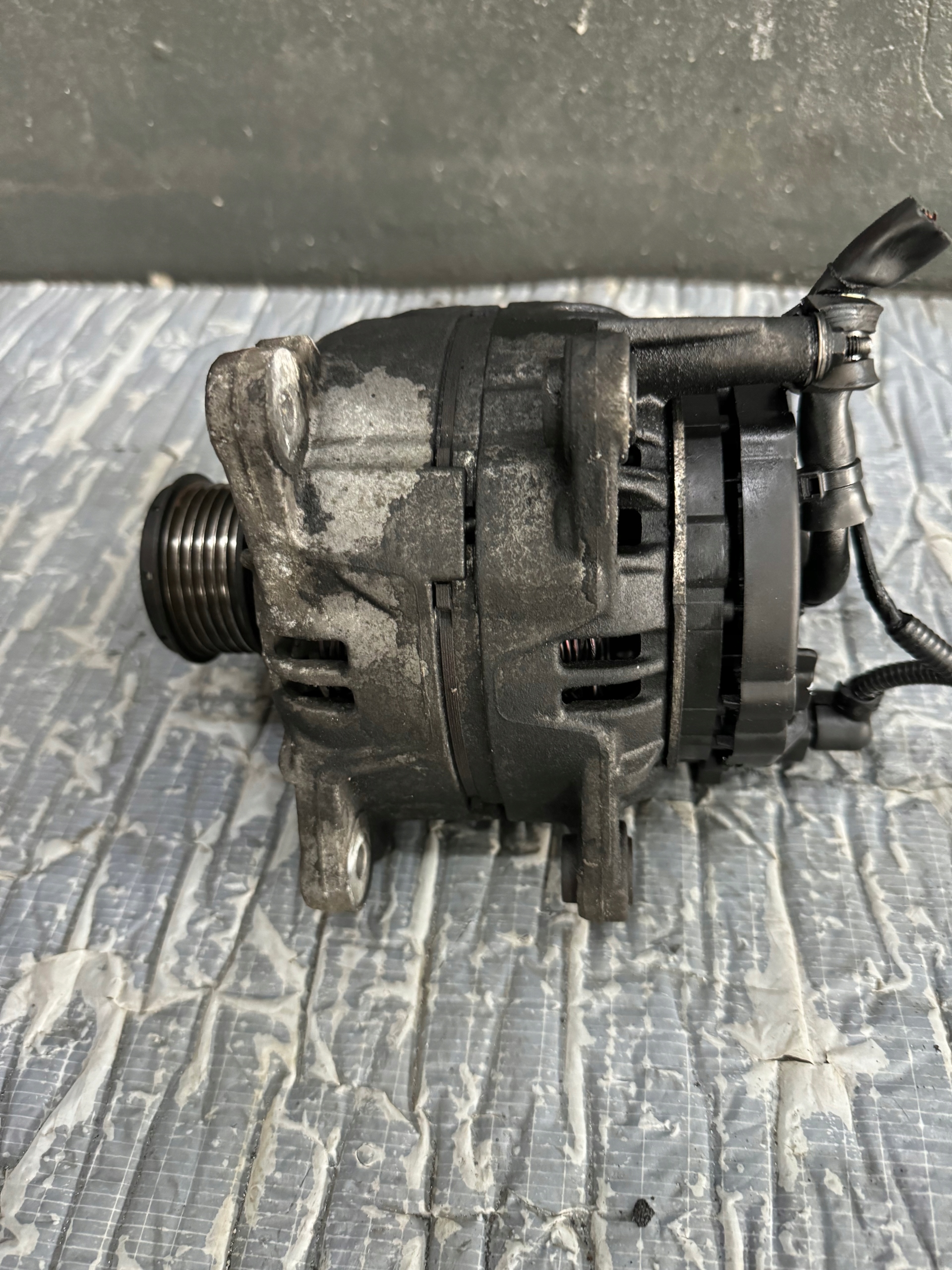 ALTERNATOR VW SKODA 06F903023F Producent części Volkswagen OE