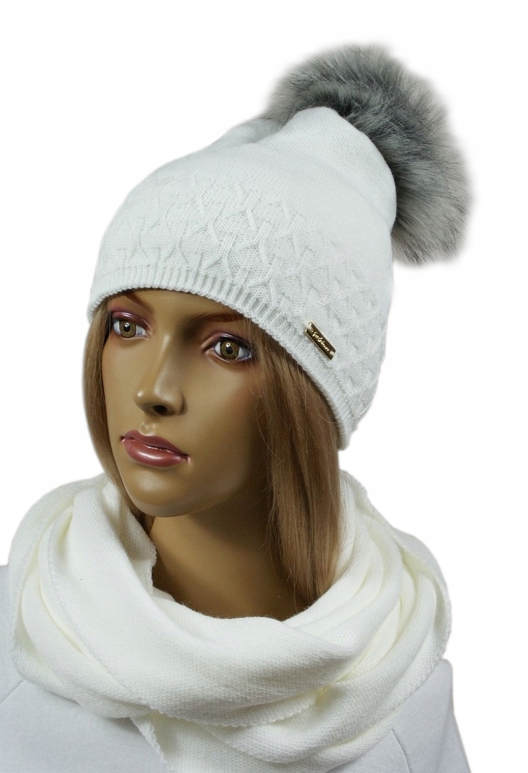 

Komplet Czapka + Komin pompon # 34