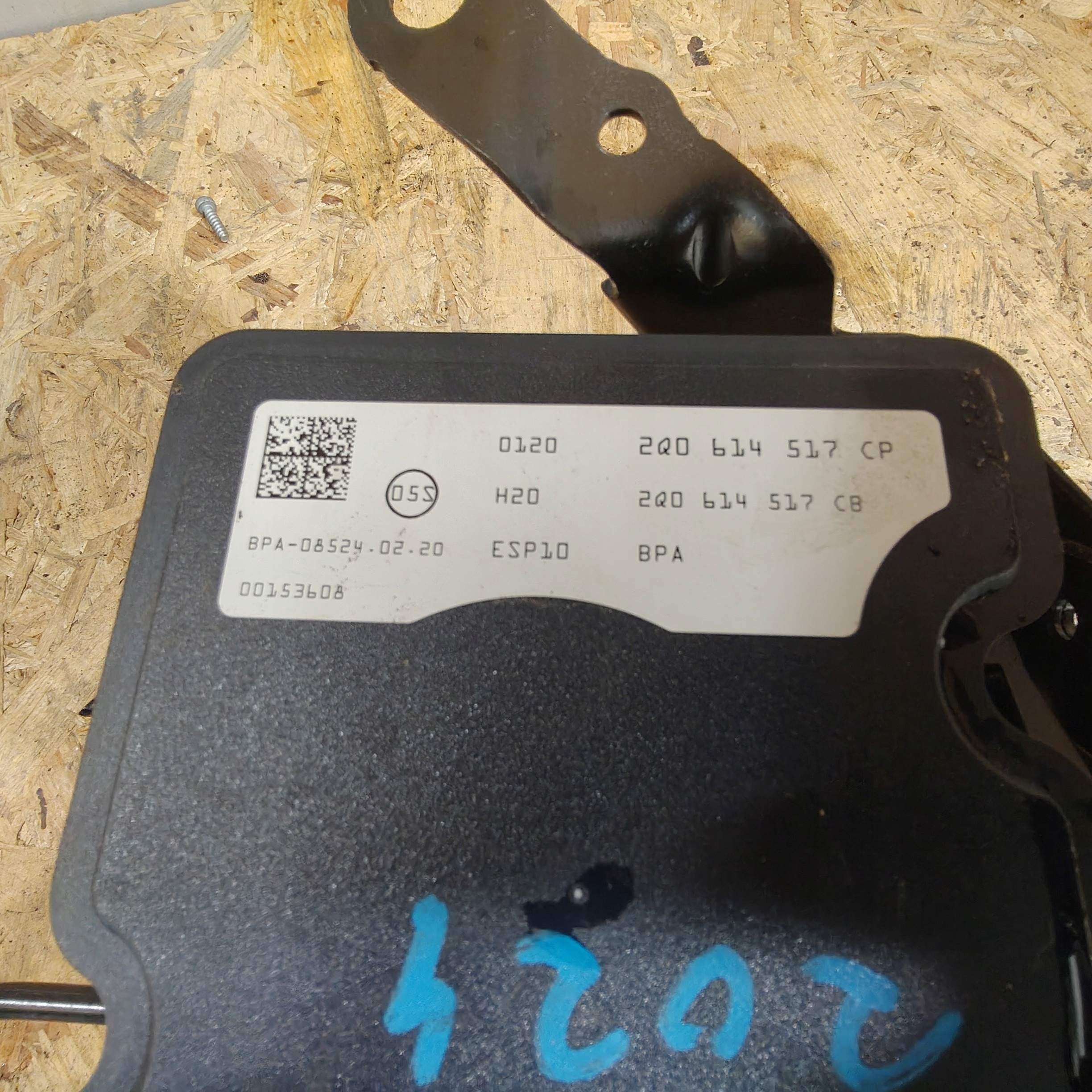 pump ABS brake plus holder SKODA FABIA IV