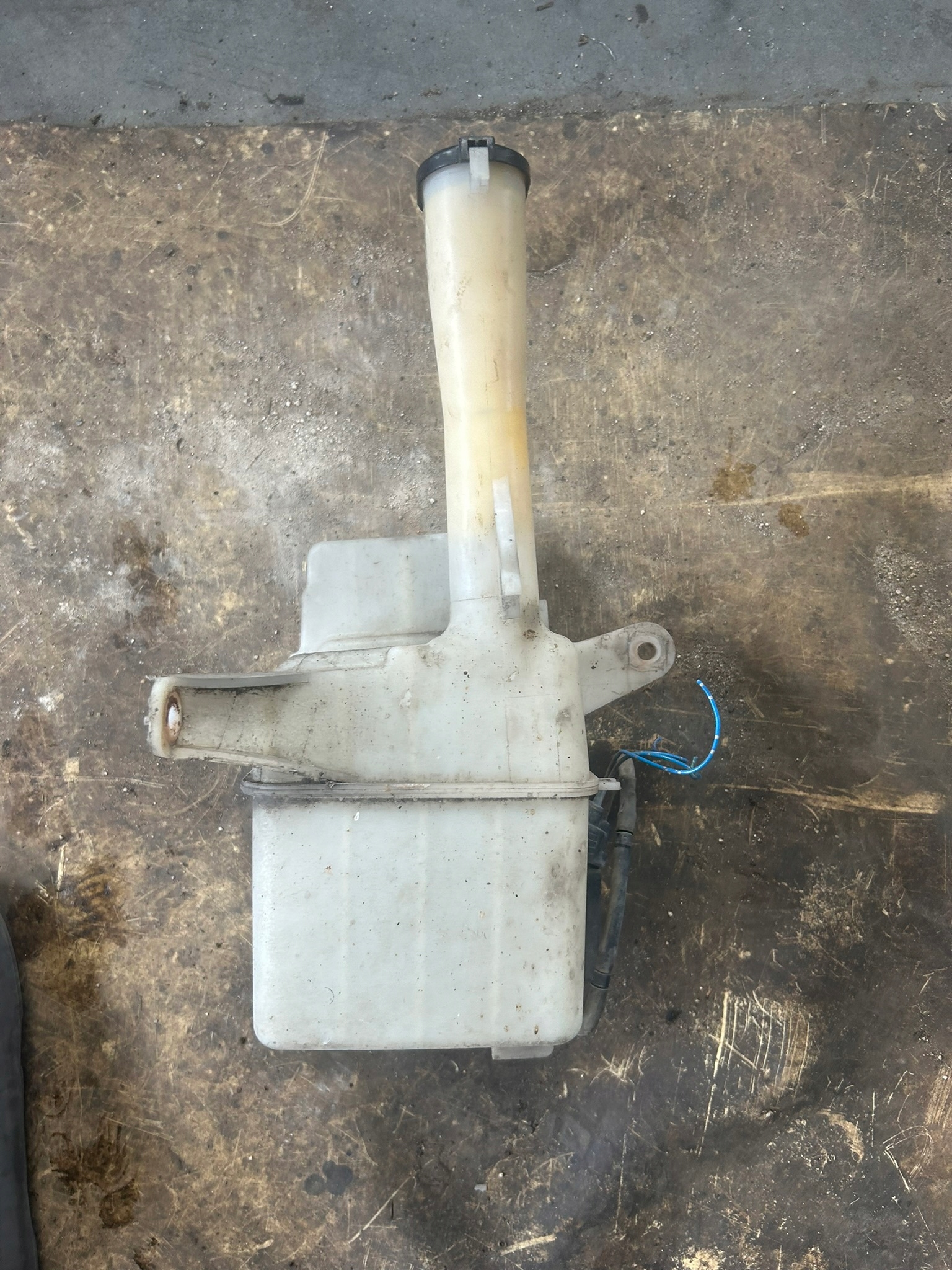 БАК ОМИВАЧА З НАСОС TOYOTA COROLLA VERSO I