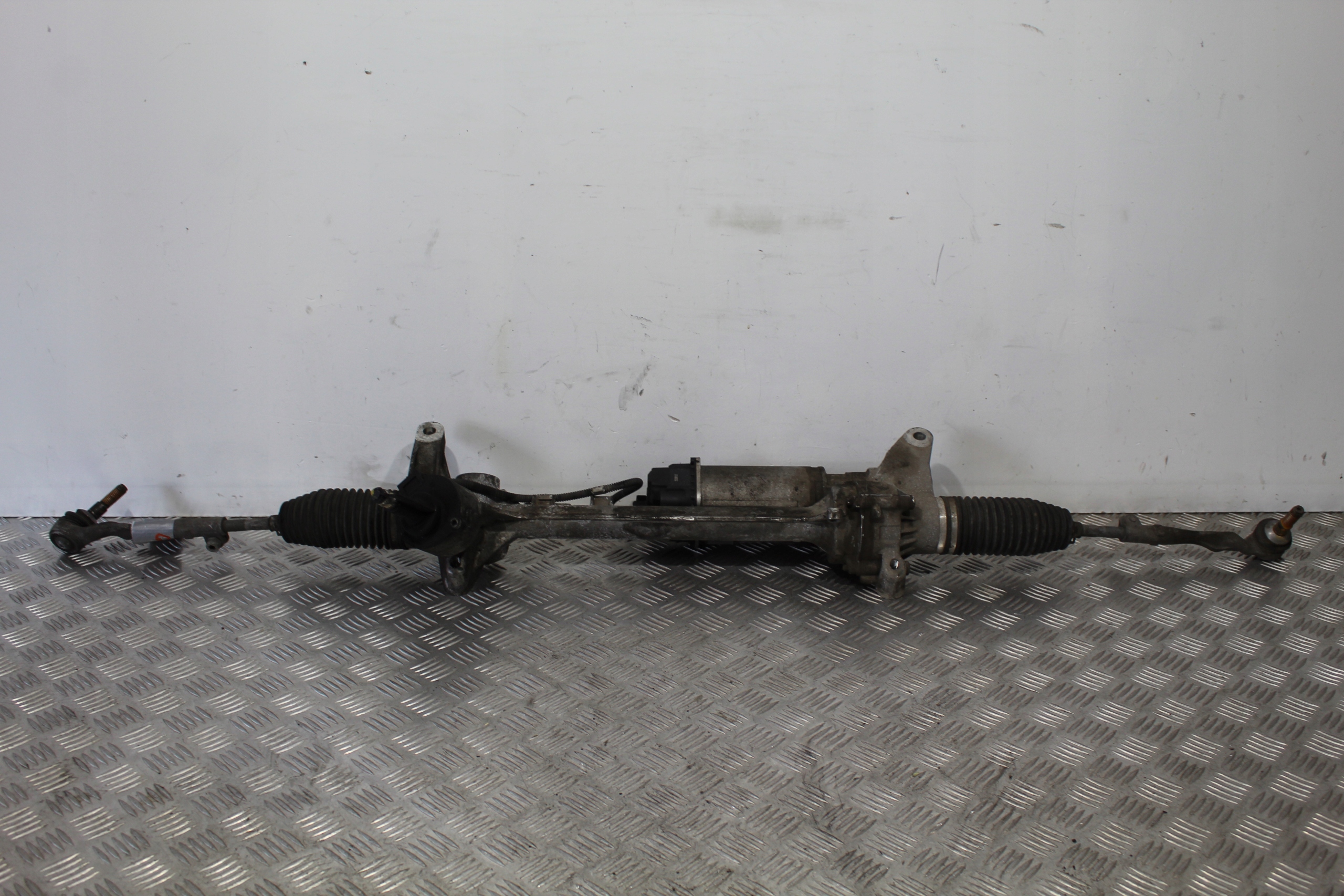 BOÎTER DIRECTION BMW 7 G11 6891485