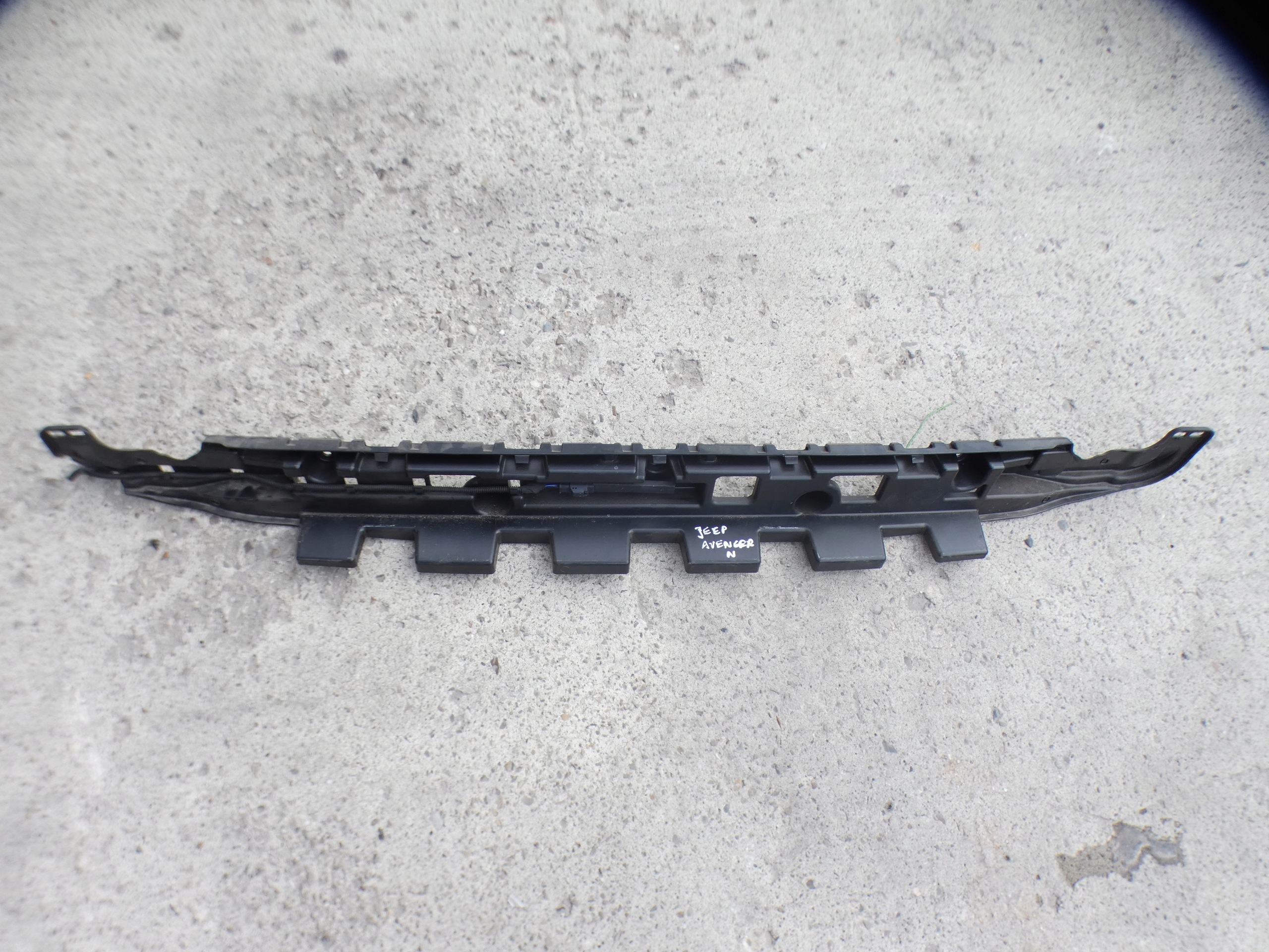 Support Support plaque Pare choc Arrière JEEP AVENGER 52173353