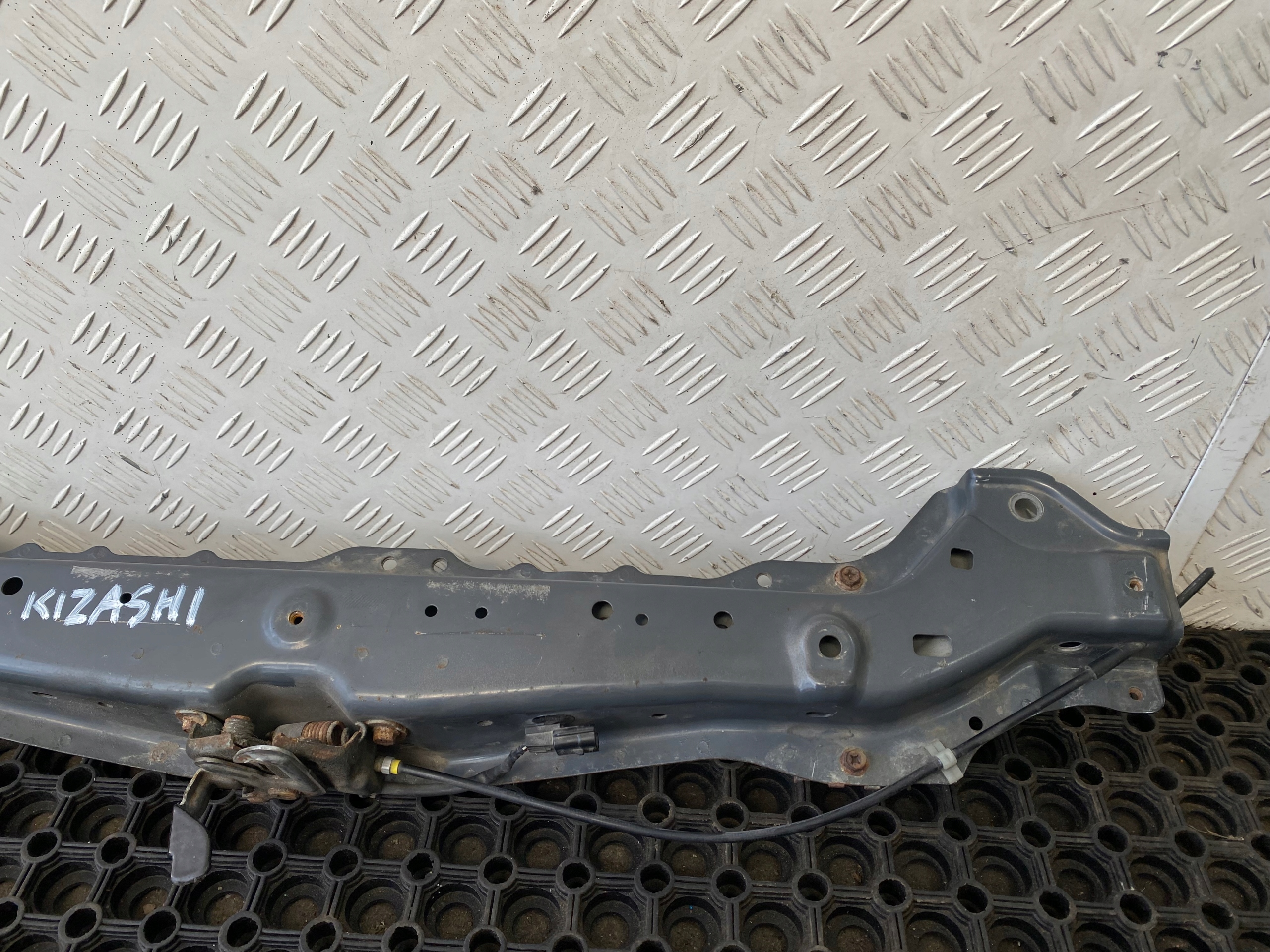 SUZUKI KIZASHI 09-14 support panel for radiators upper ZAMKOWY + bonnet latch lock KOMPLET OE