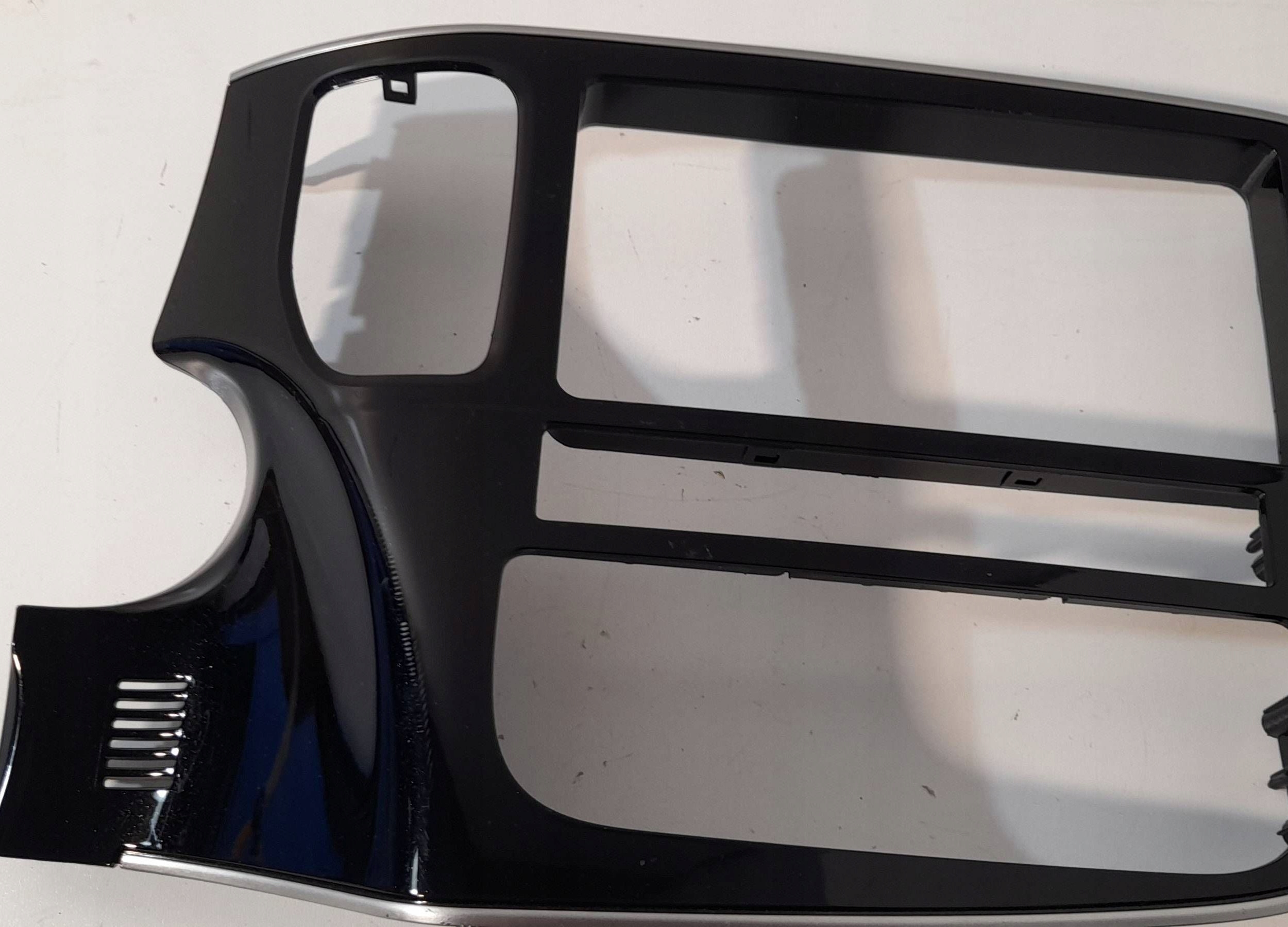 Mitsubishi Outlander III console central 8002B294475 (F141)