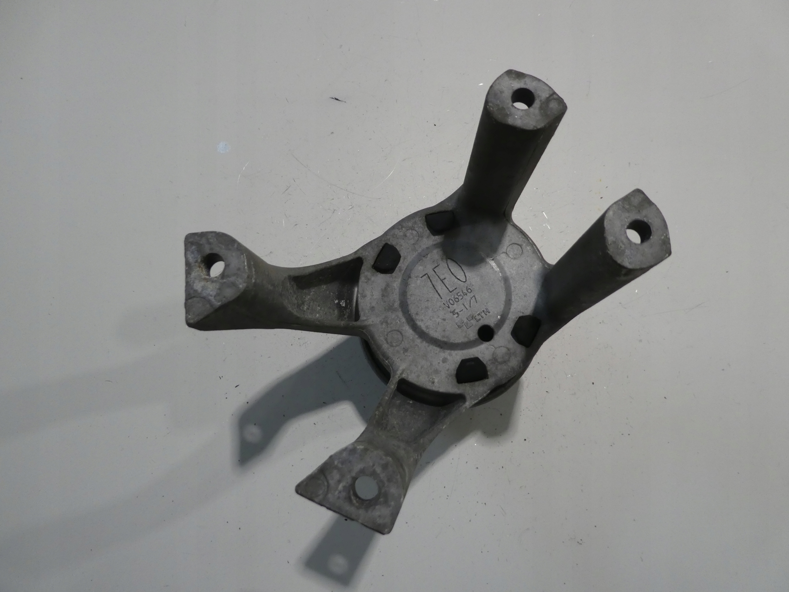 engine mount VW T5 T6 7E0199849