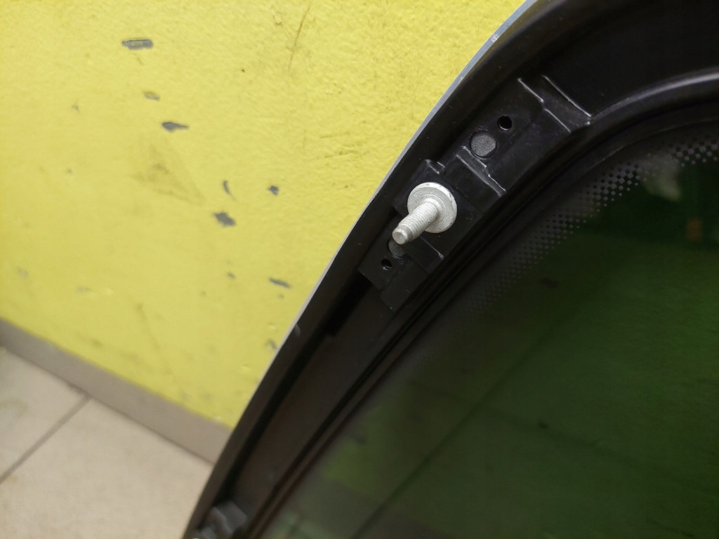 VW TOUAREG and window bodywork left rear part