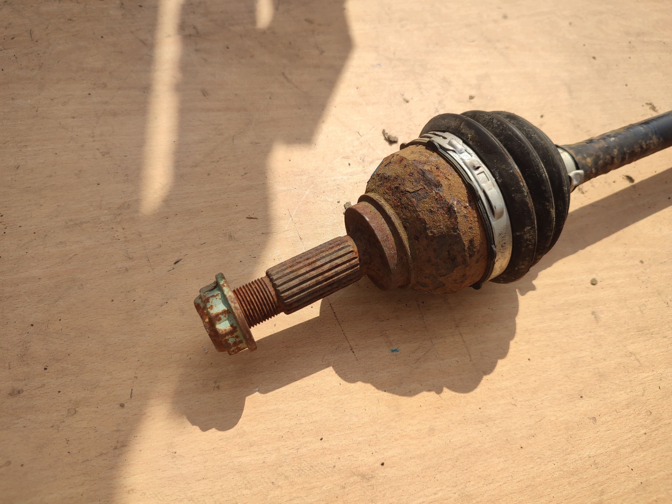 semi-axis left VOLKSWAGEN UP 1S0 1S0407761F