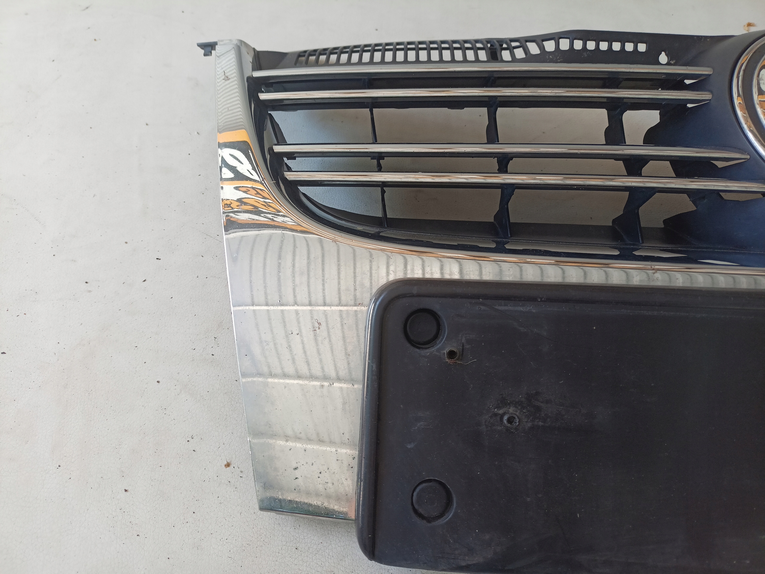 Volkswagen Golf V Jetta grille radiator grill