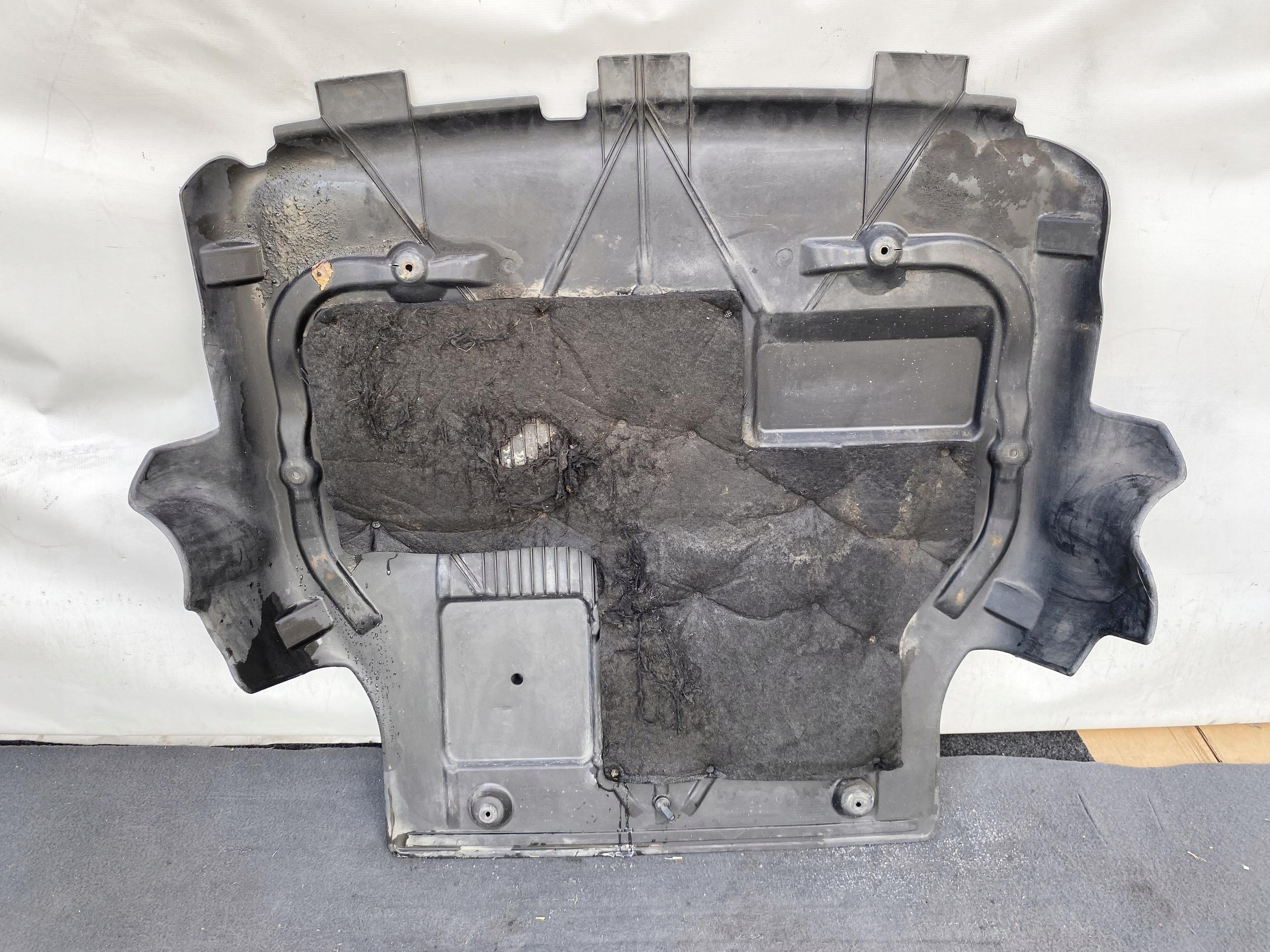 VW TRANSPORTER MULTIVAN T5 03- cover lower of the engine 7E0805685 originál