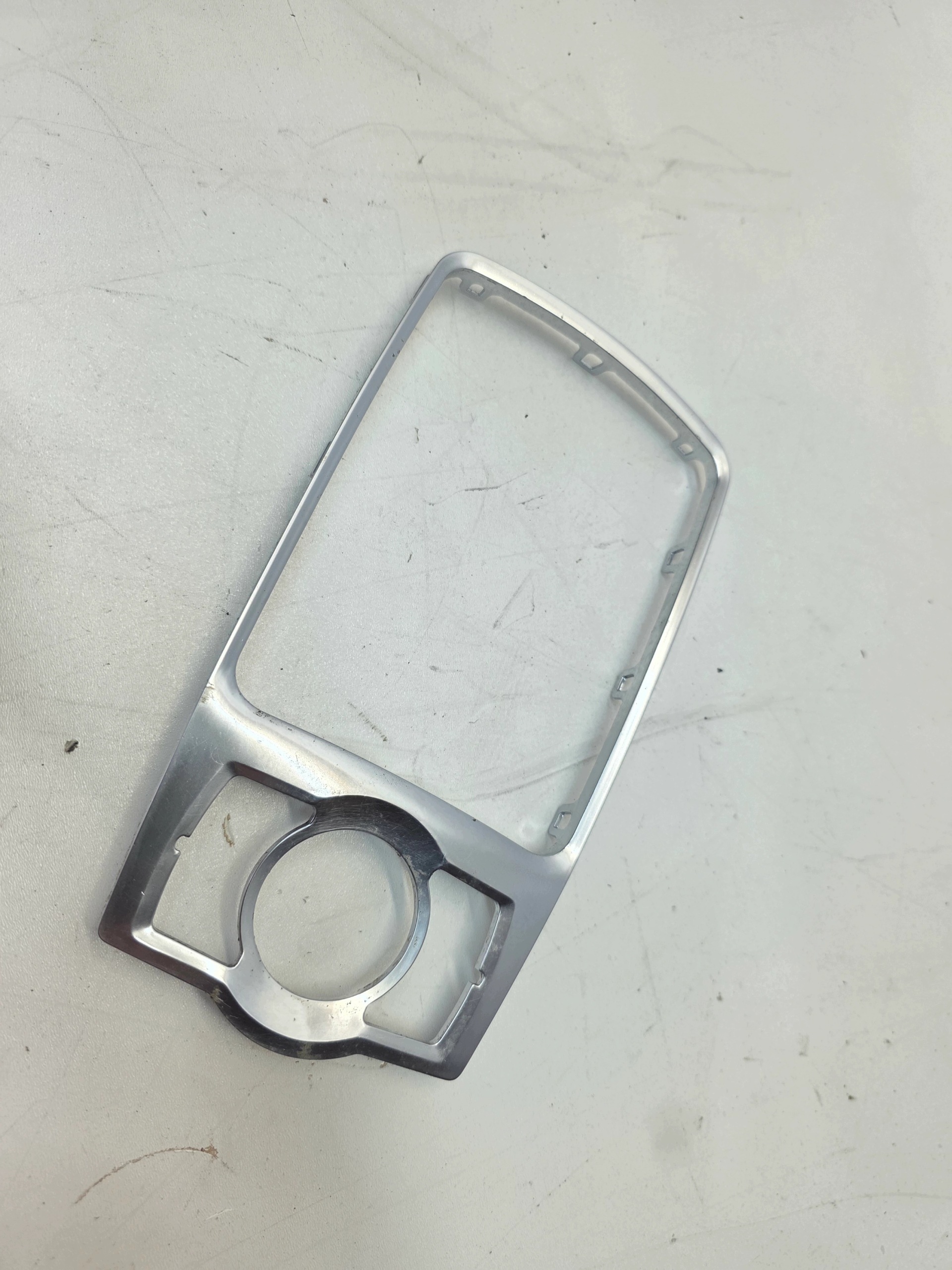 frame changes of the gear CHROM AUDI A6 C6 4F0864260A LADNY