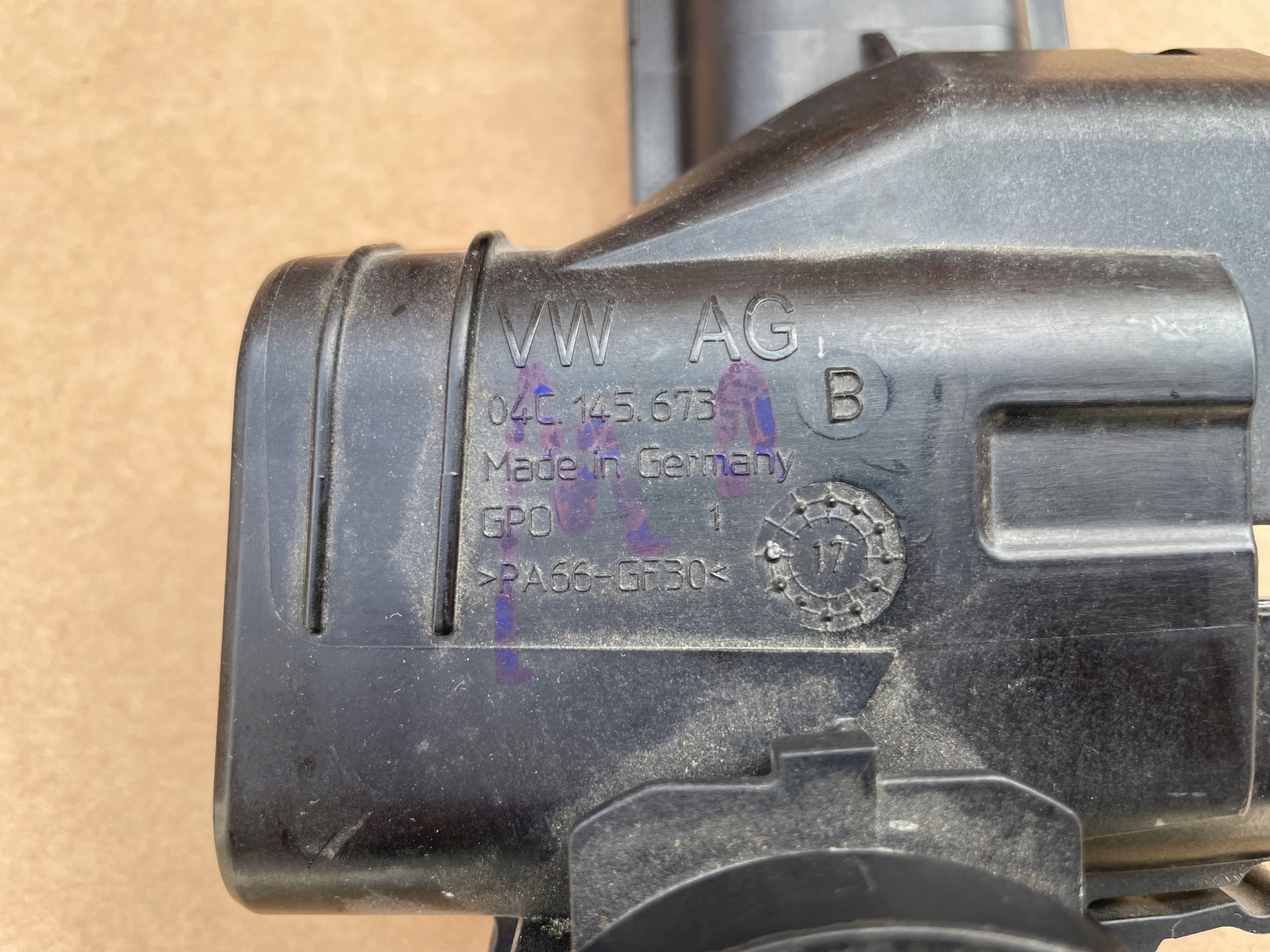 pipe VW SKODA AUDI as new original 04C145673B